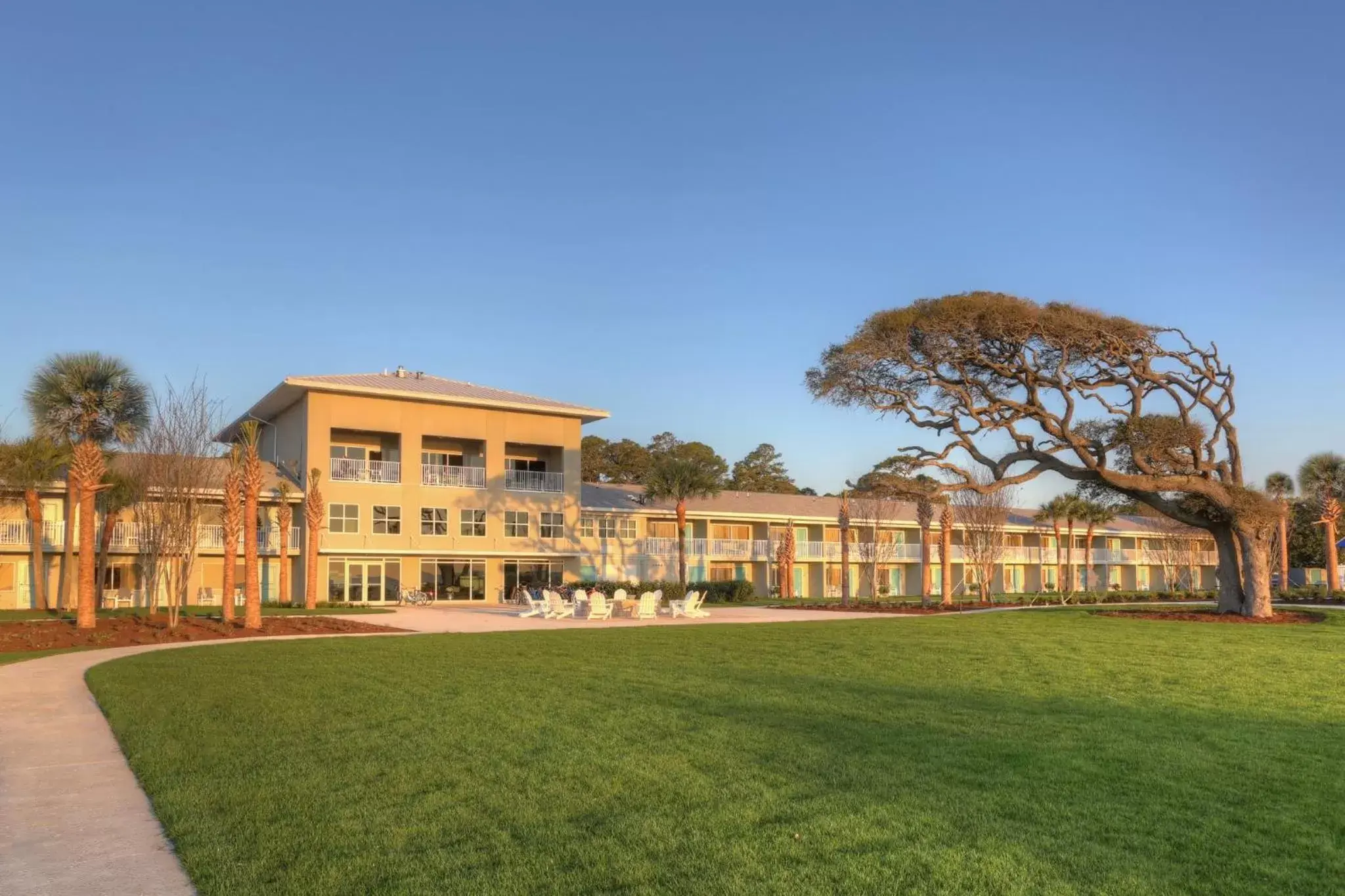 Property Building in Holiday Inn Resort Jekyll Island, an IHG Hotel