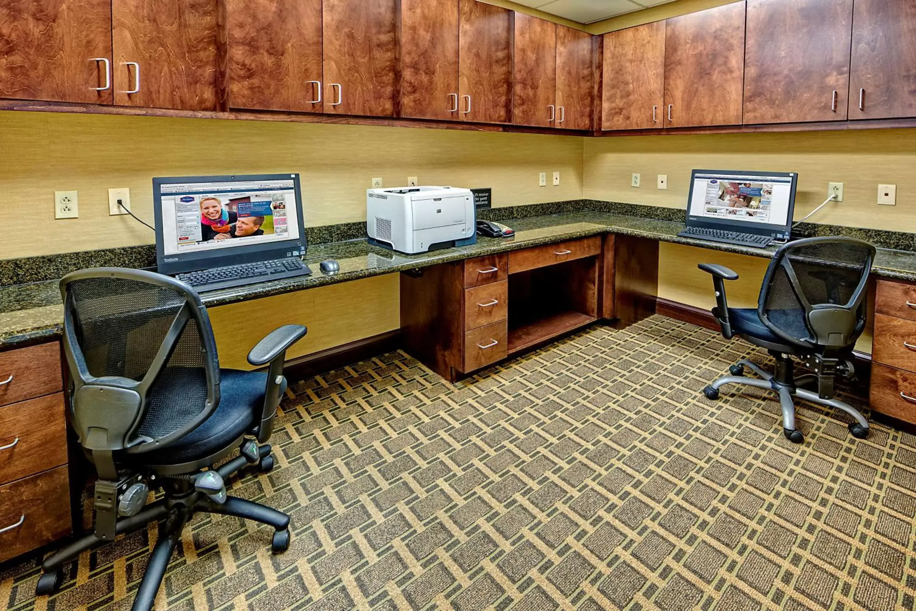 Business facilities, Business Area/Conference Room in Hampton Inn Crossville