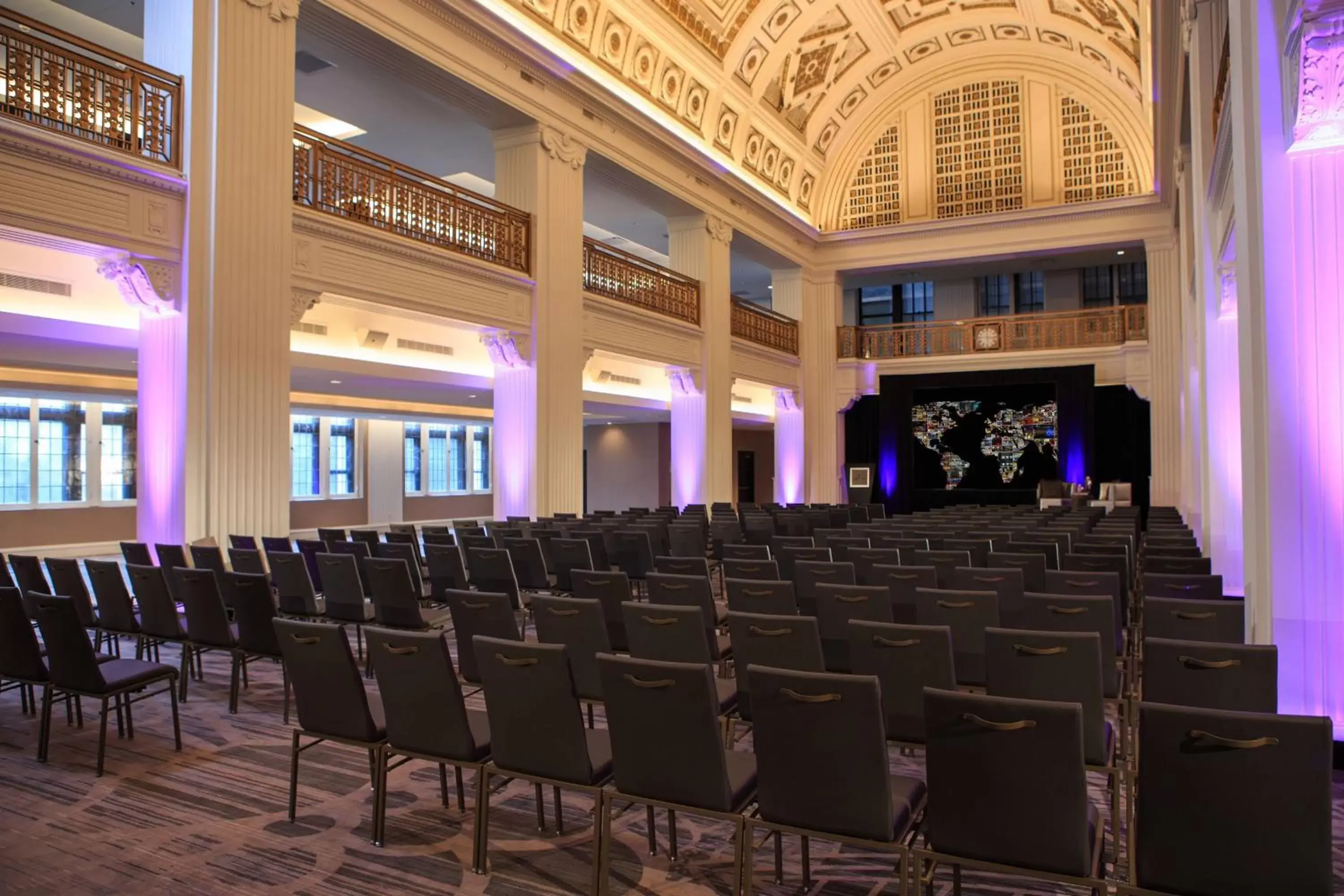 Meeting/conference room in Renaissance Cincinnati Downtown Hotel