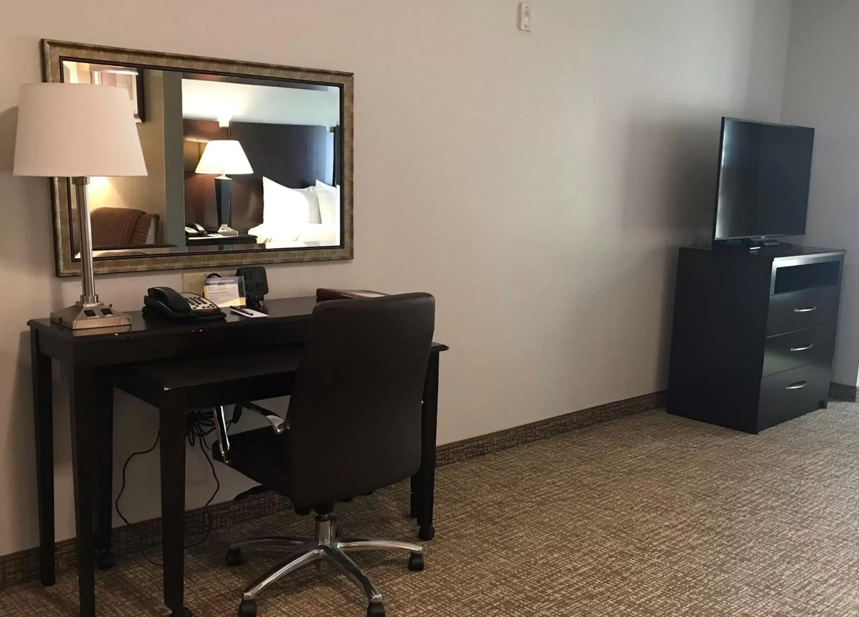 Other, TV/Entertainment Center in Comfort Suites Bay City