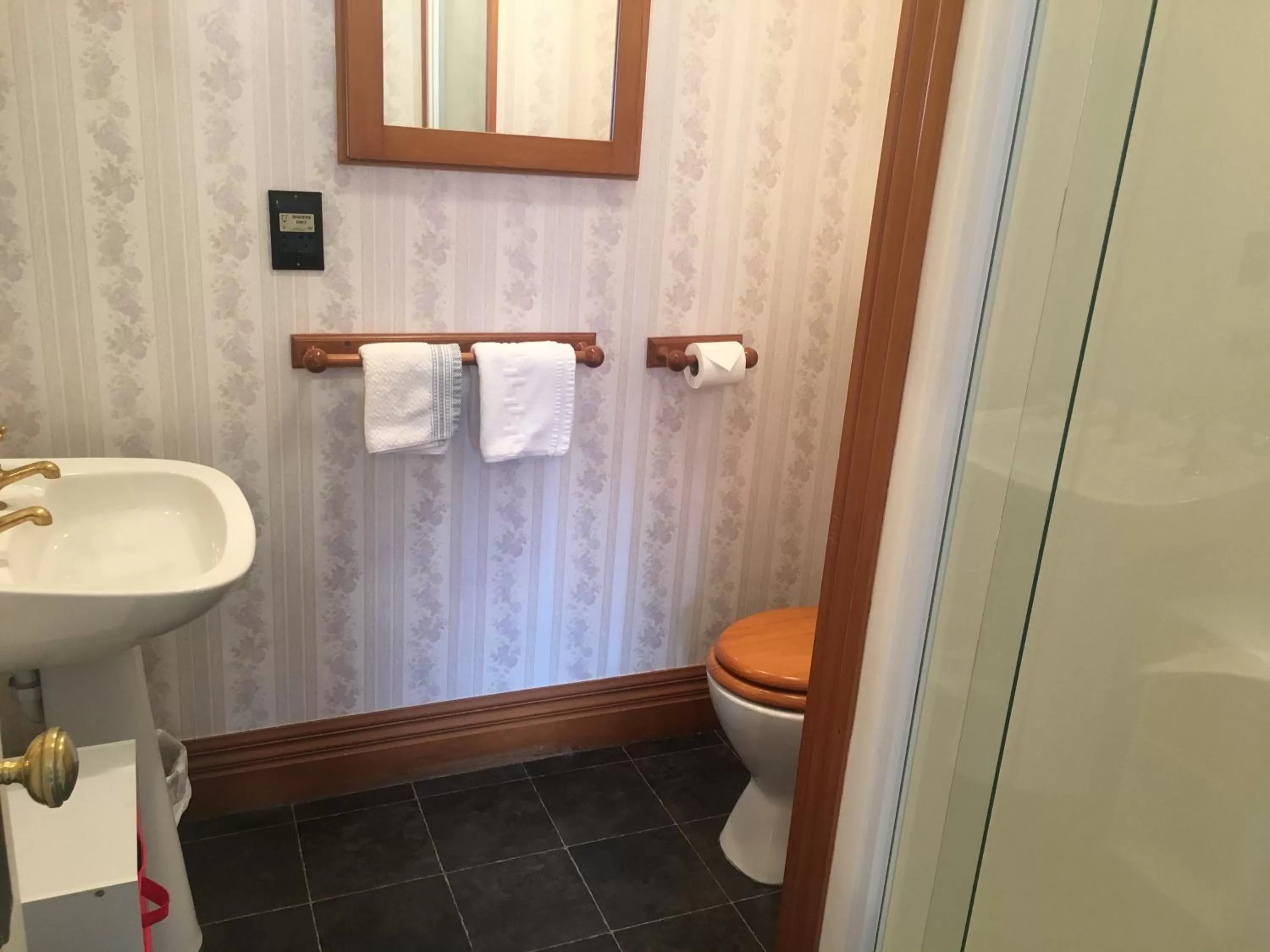 Settlers Cottage Motel