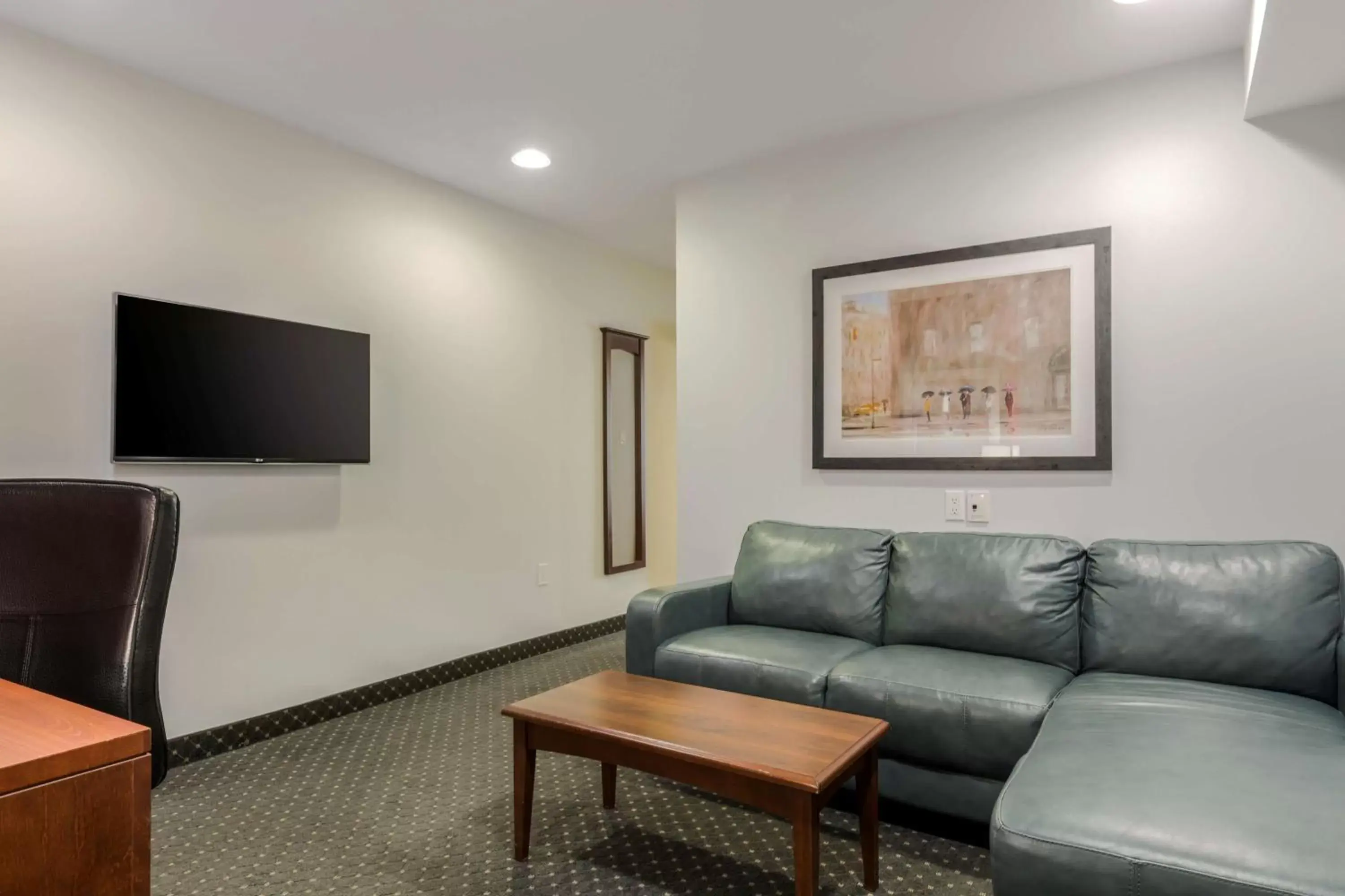 Photo of the whole room, Seating Area in Best Western Plus Woodstock Hotel Conference Centre