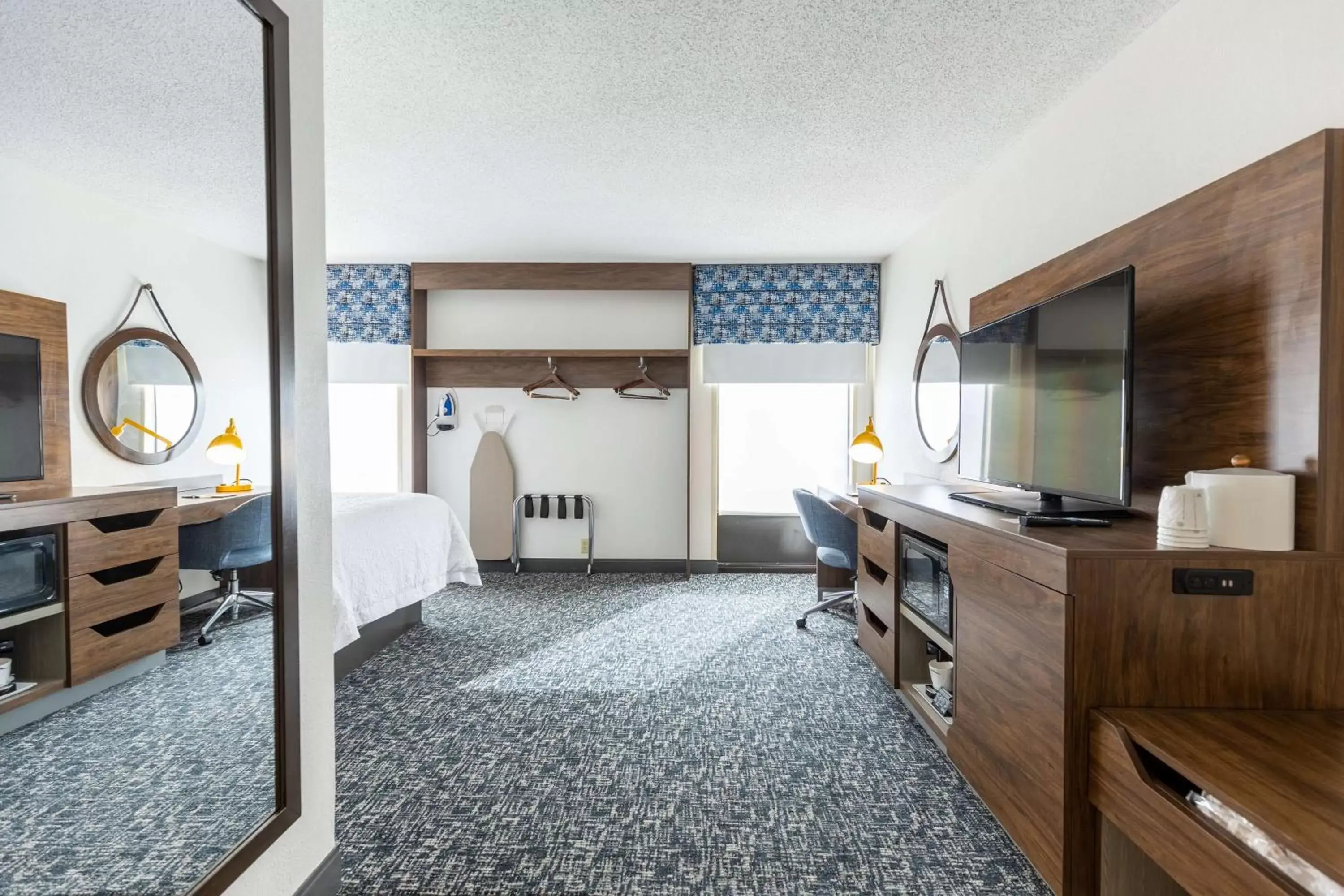 Bedroom in Hampton Inn by Hilton of Kuttawa Eddyville