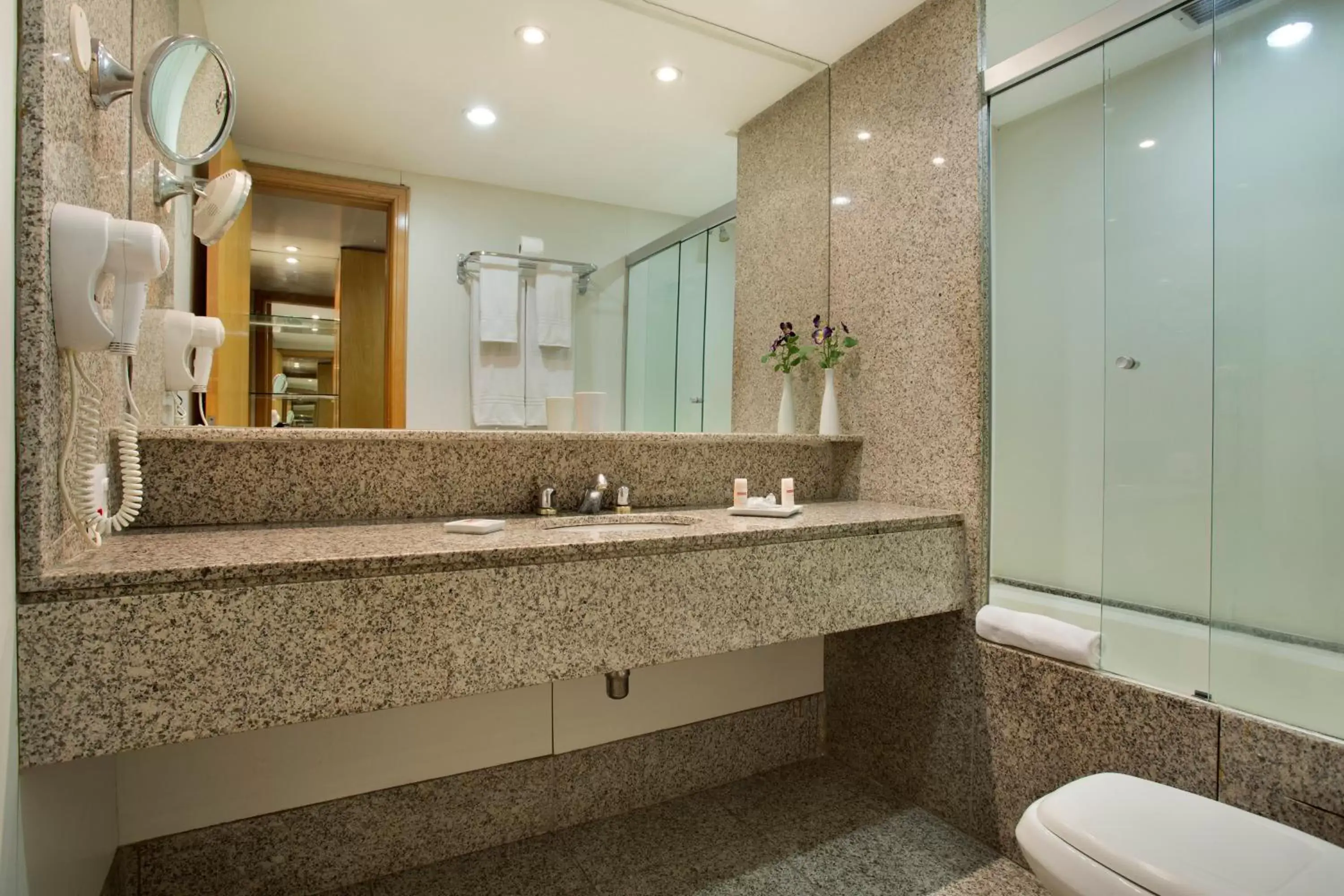 Shower, Bathroom in Royal Rio Palace Hotel