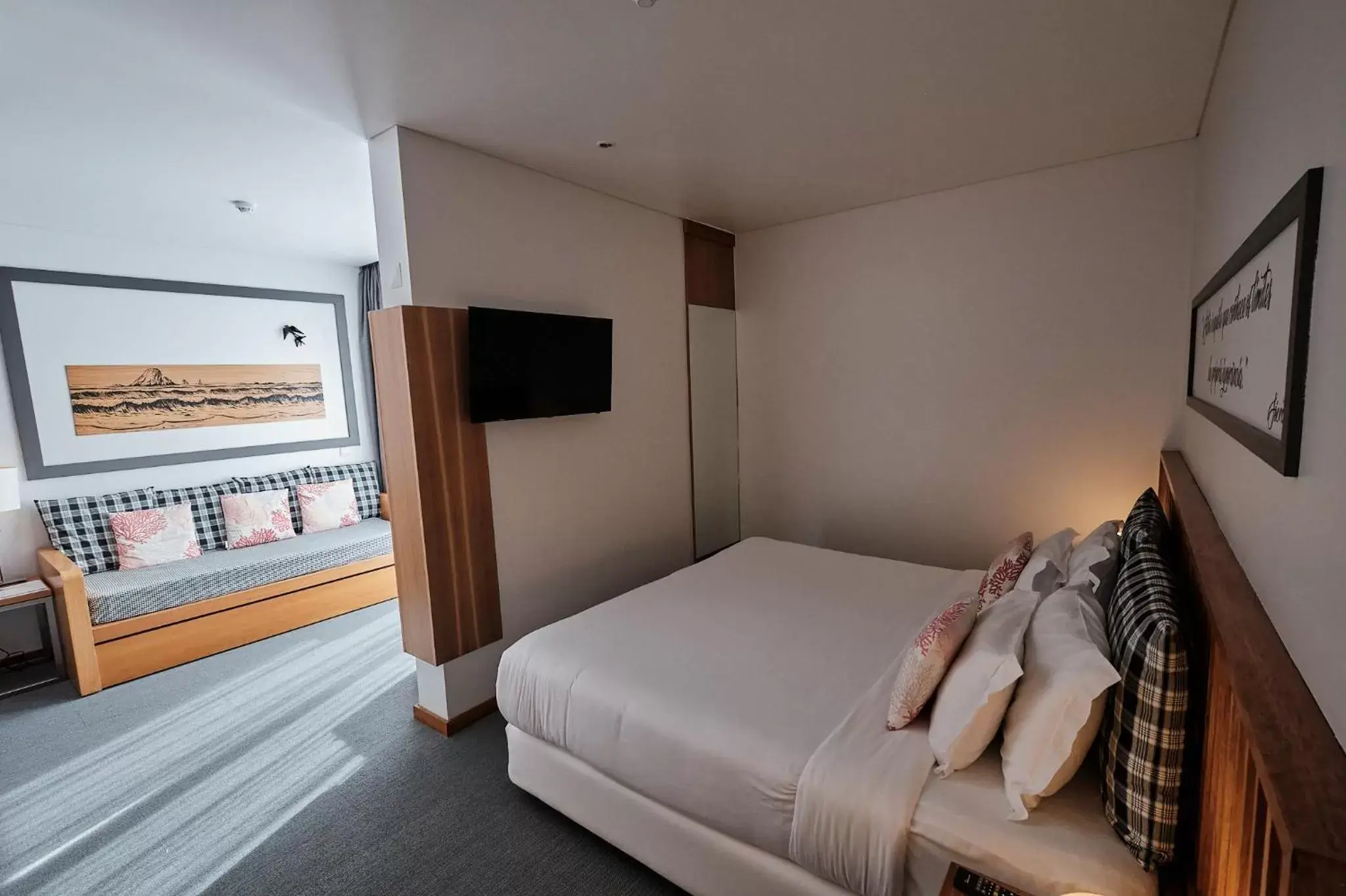 Communal lounge/ TV room in Hotel Praia Marina by RIDAN Hotels