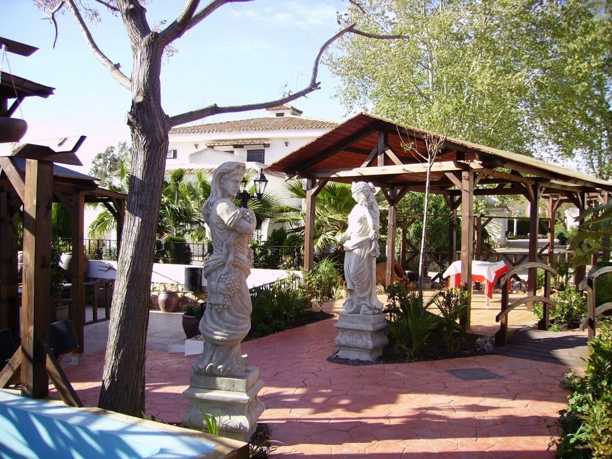 Decorative detail in Hotel La Carreta