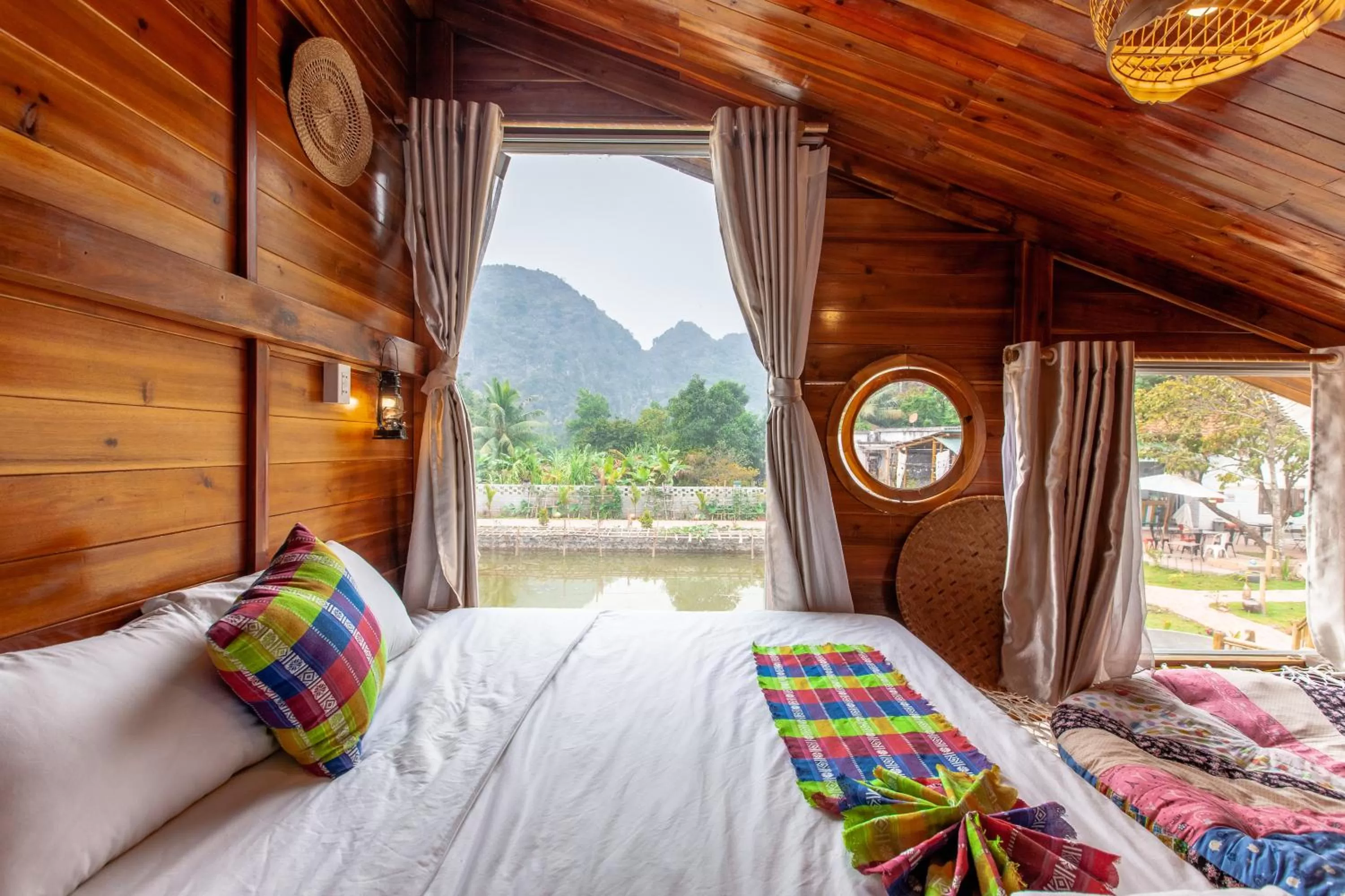 Bed in Trang An Lamia Bungalow