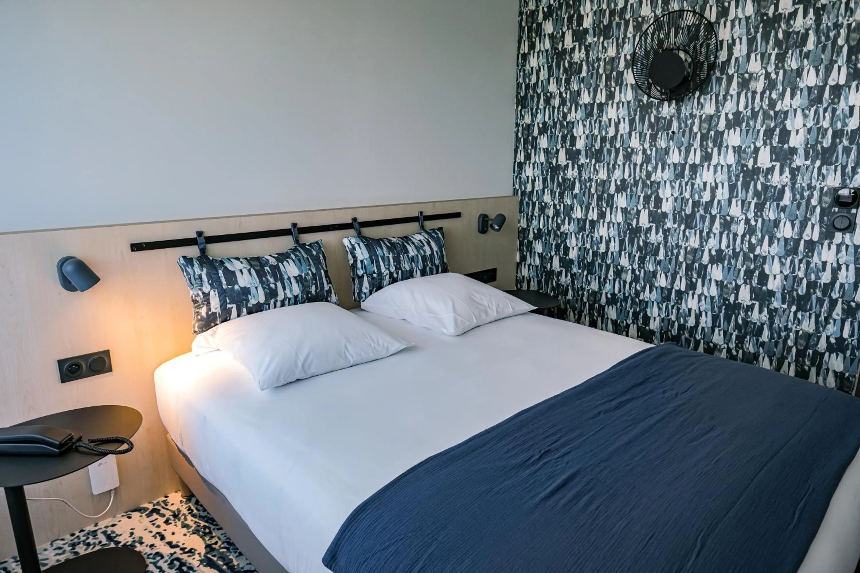 Bedroom, Bed in Live Hotels Bordeaux Lac