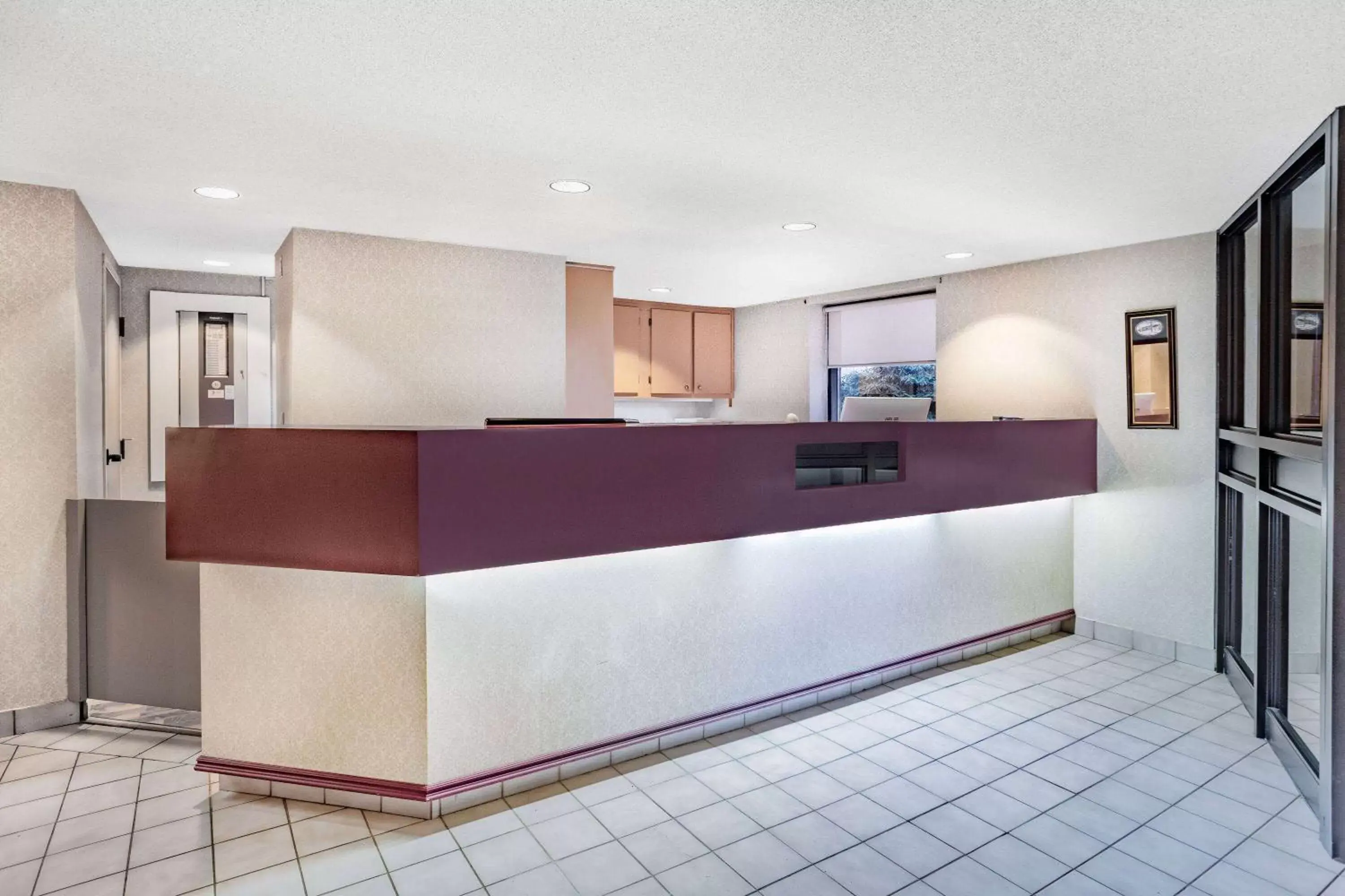 Lobby or reception, Lobby/Reception in Travelodge by Wyndham Bridgewater