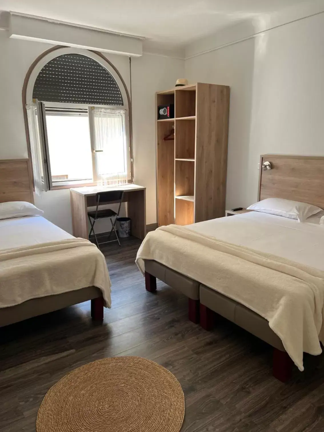 Property building, Bed in Hotel Lutetia