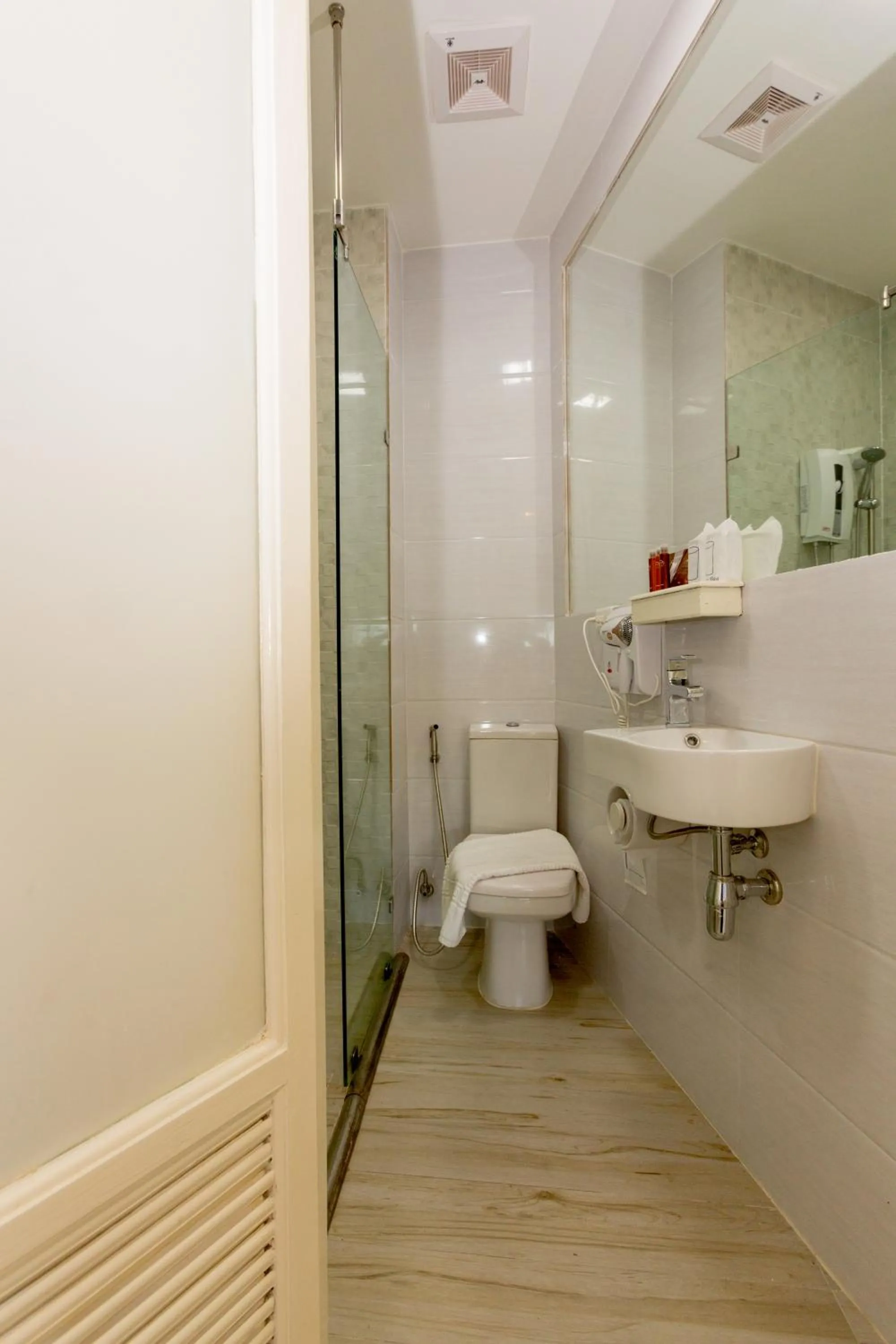 Shower in The Guest Arak Boutique Hotel