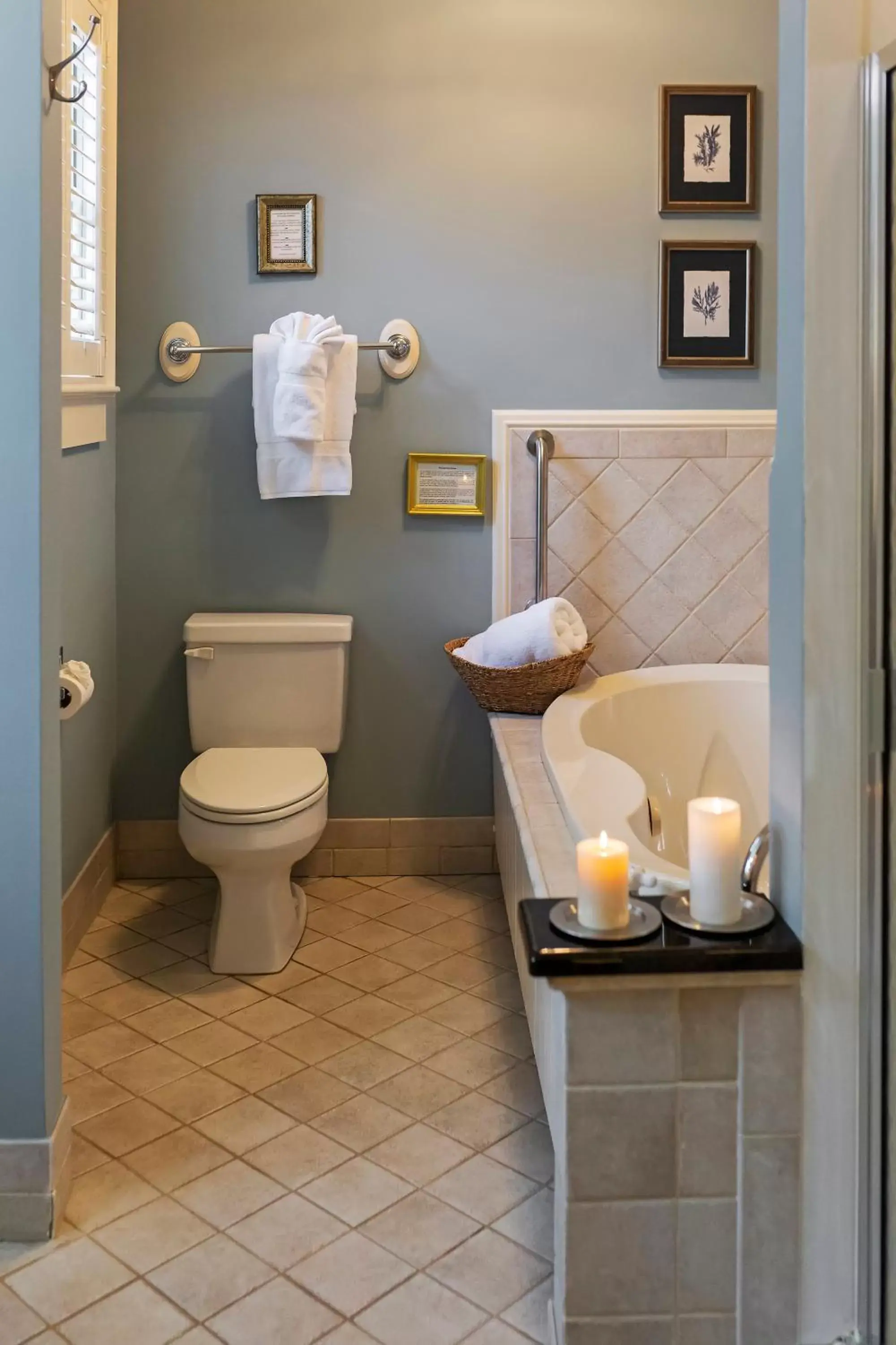 Bathroom in Arrowhead Inn