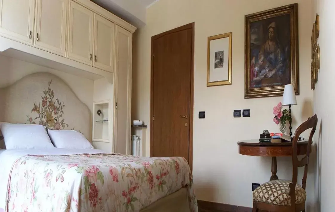 Bedroom, Bed in La tana del tasso Ventimiglia