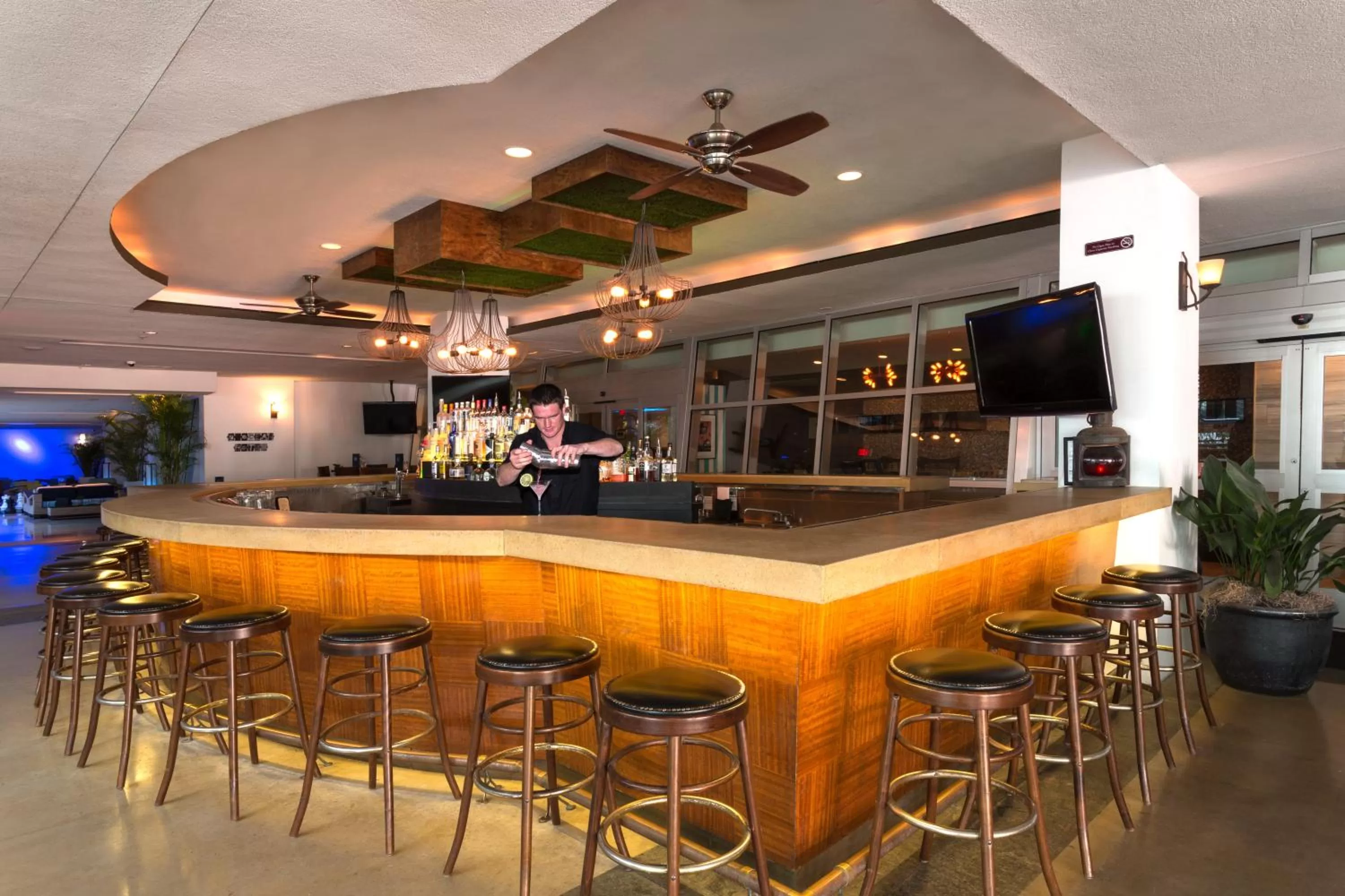 Lounge or bar in Z Ocean Hotel, Classico A Sonesta Collection