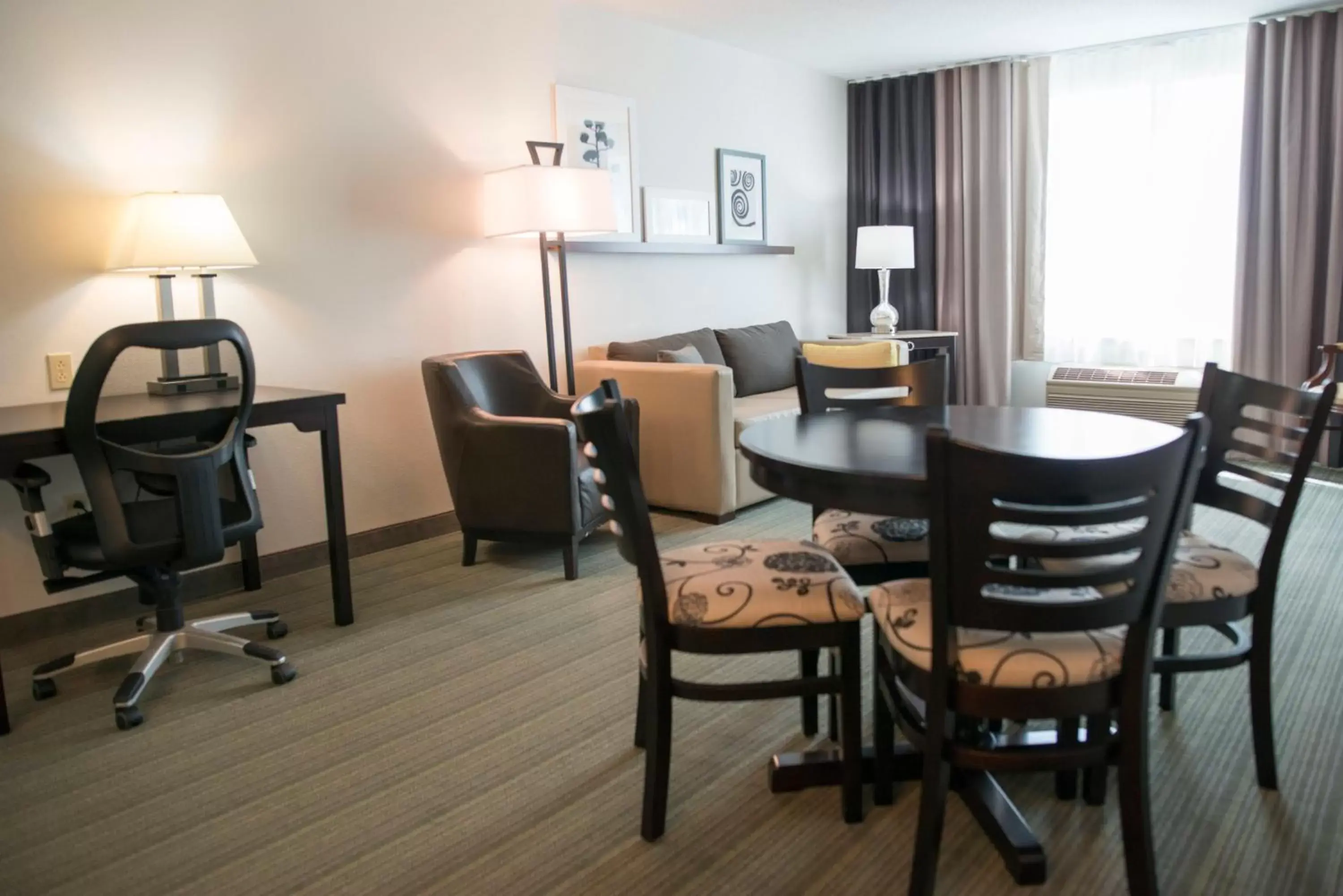 Dining Area in Country Inn & Suites by Radisson, Effingham, IL