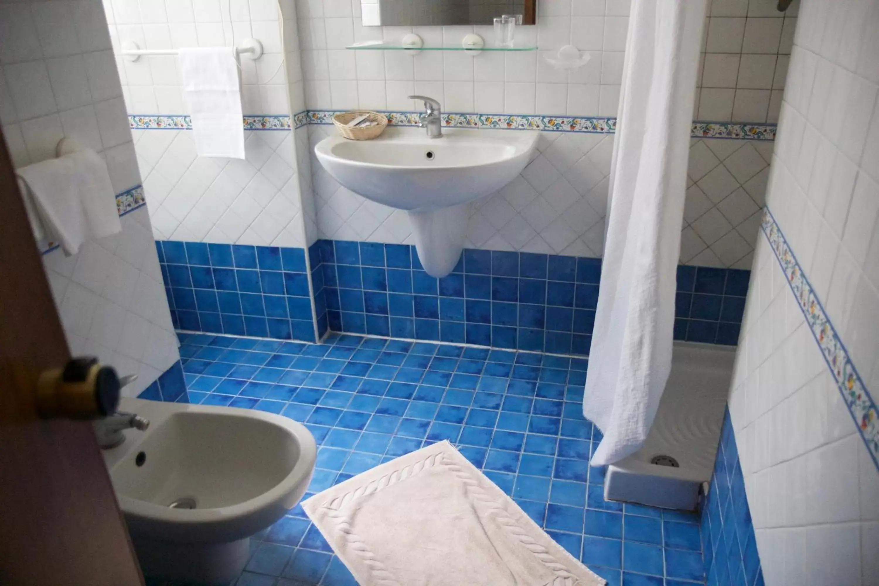 Bathroom in Hotel Nuovo Rebecchino