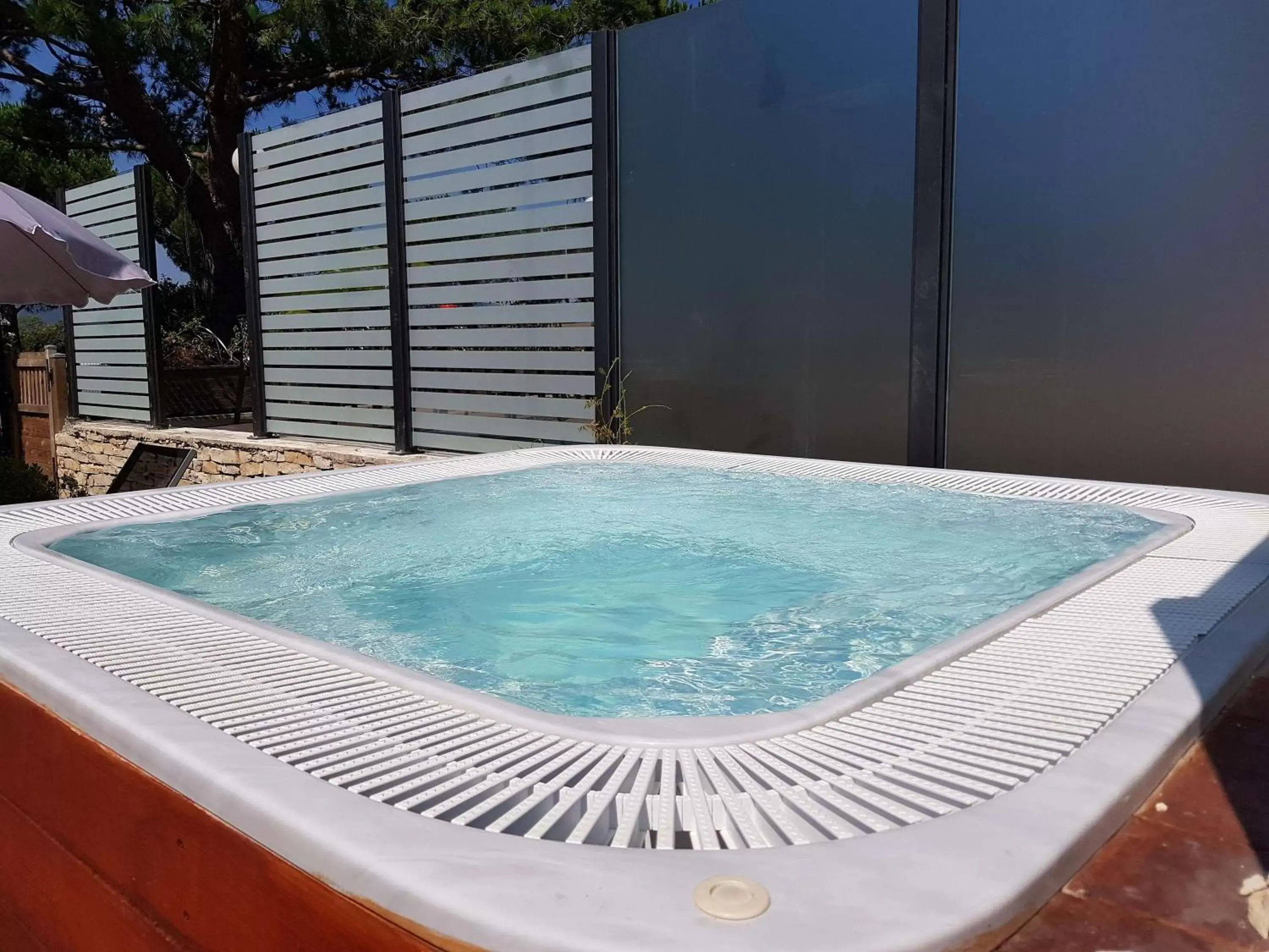 Activities, Swimming Pool in ibis Styles Fréjus St Raphael