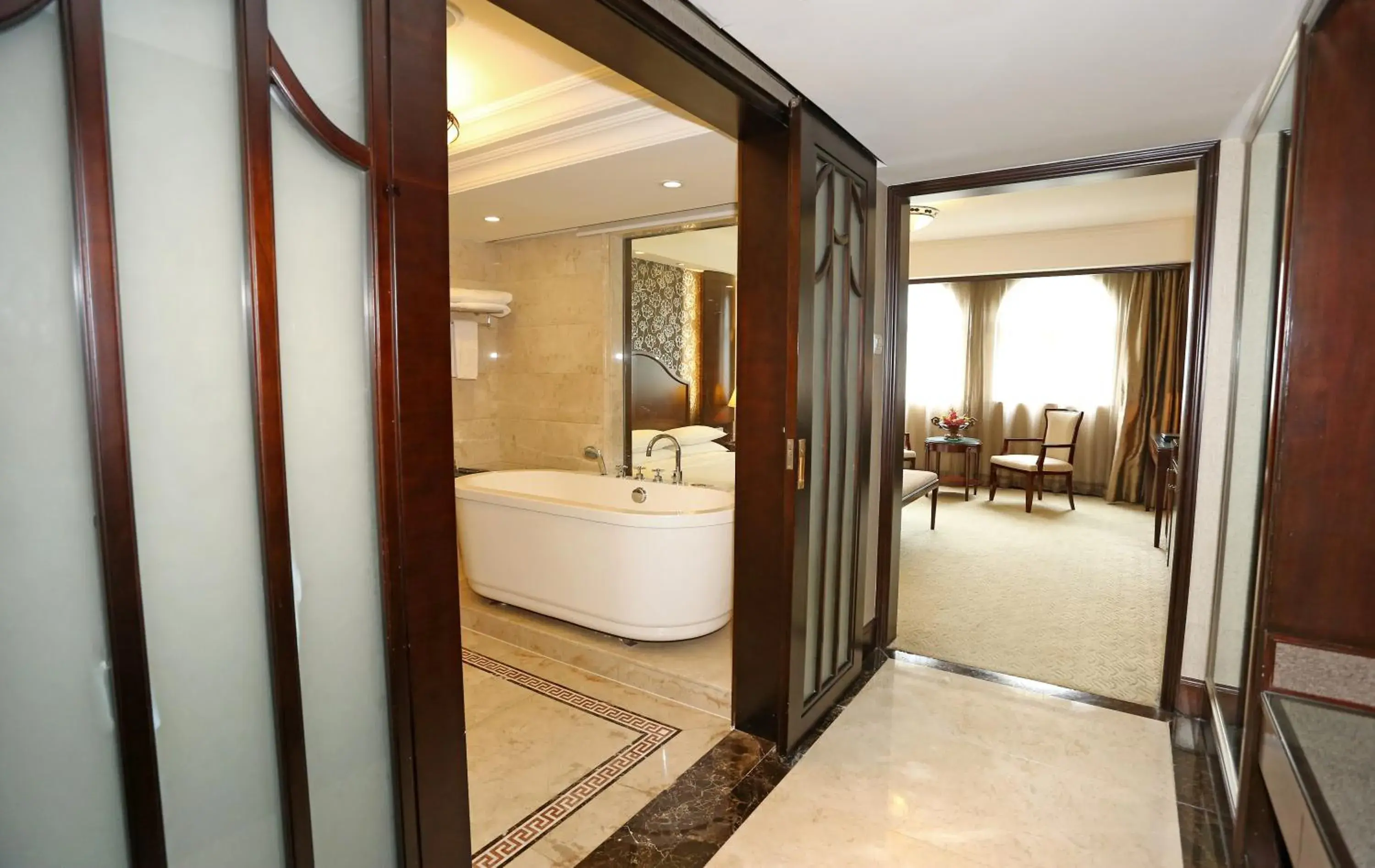 Photo of the whole room, Bathroom in Grand Palace Hotel（Grand Hotel Management Group）