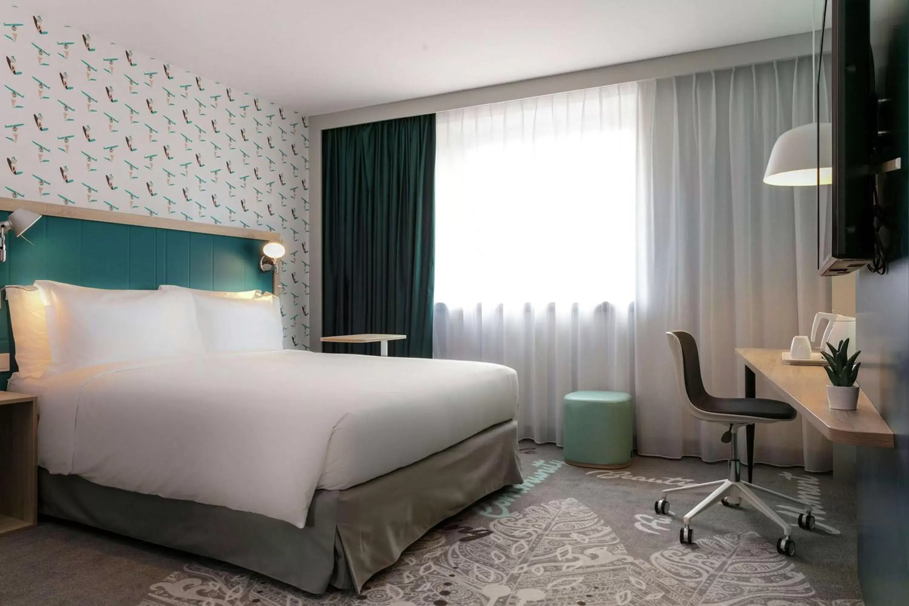 Bedroom, Bed in Hampton By Hilton Paris Clichy