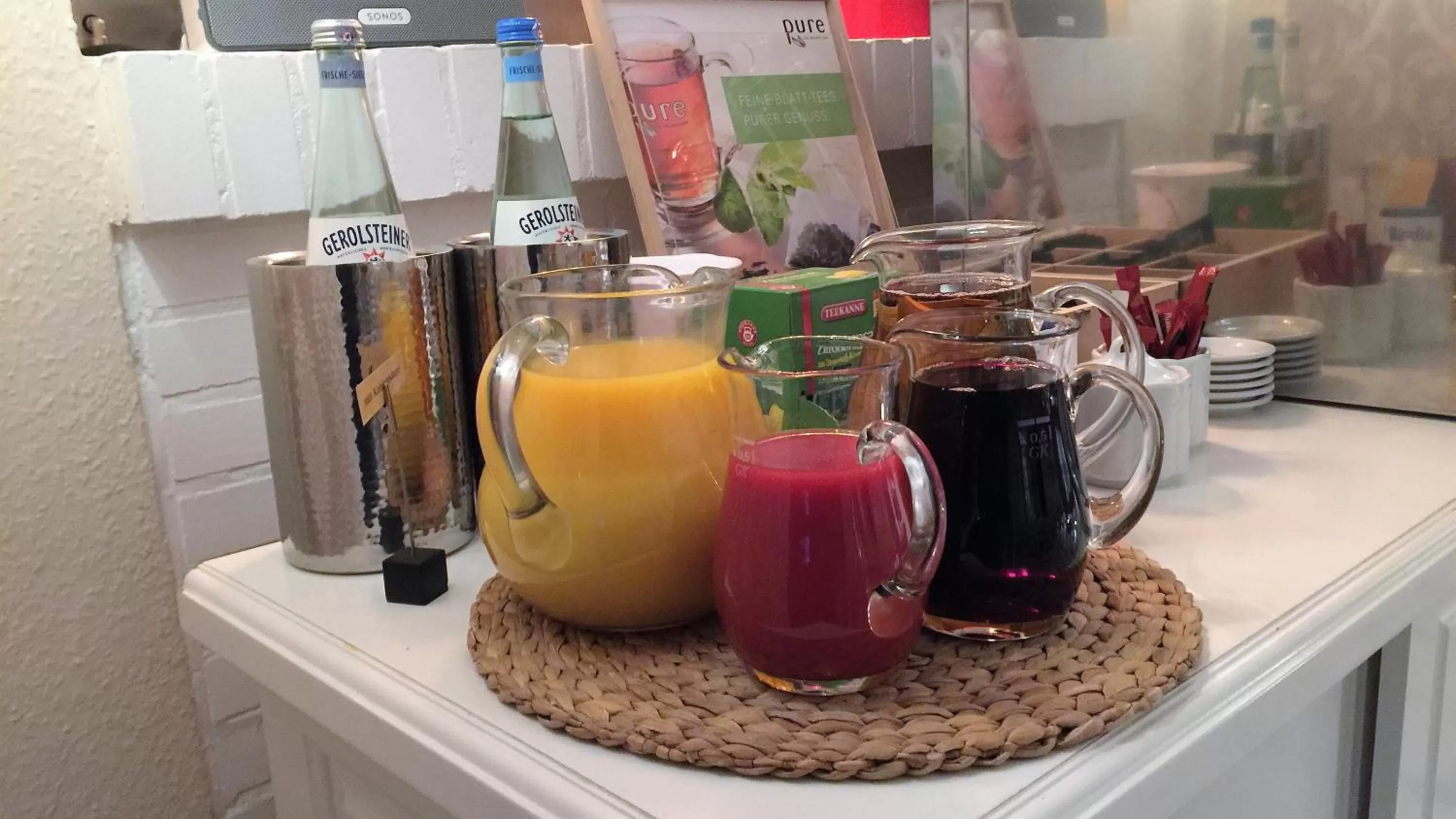 Buffet breakfast in Petersen's Landhaus