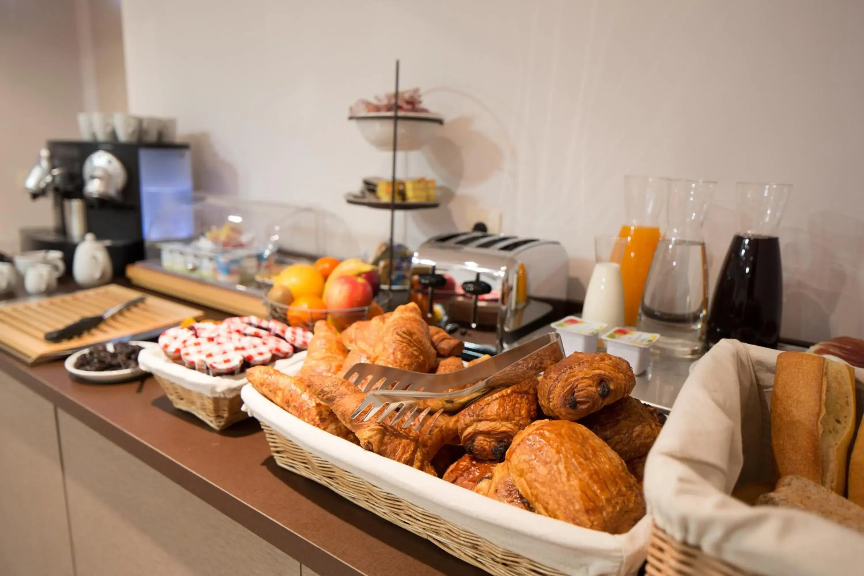 Food, Breakfast in Hotel Ours Blanc - Wilson