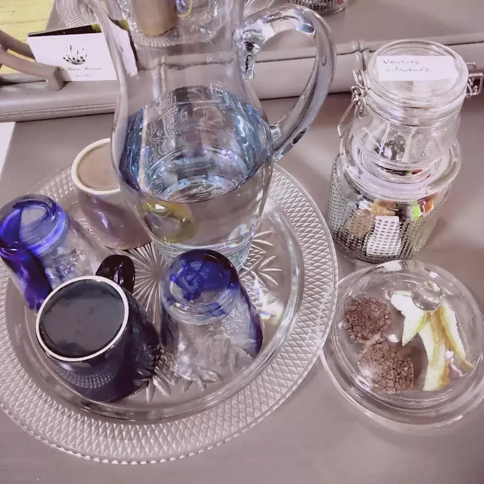 Coffee/tea facilities in La maison botanique