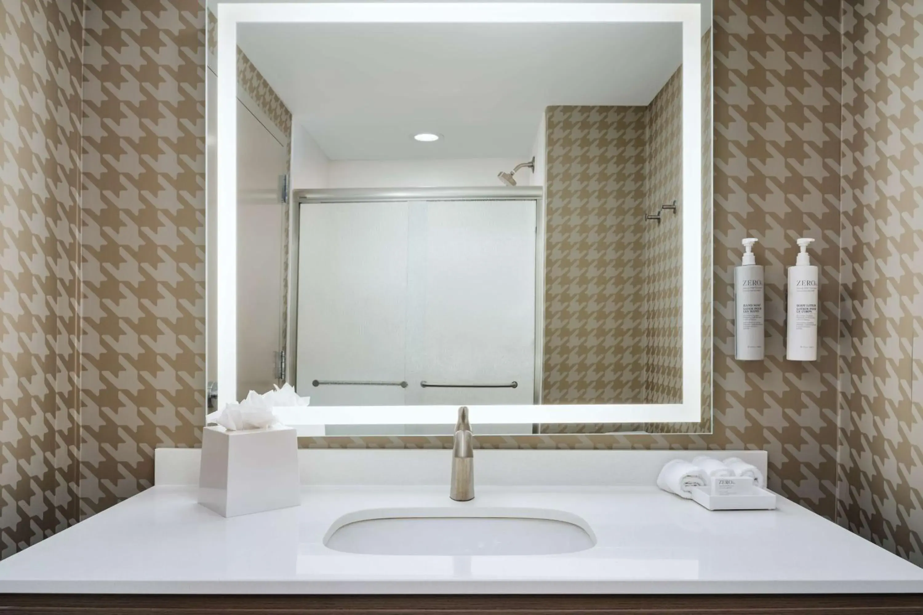 Bathroom in Home2 Suites By Hilton Richmond Glenside