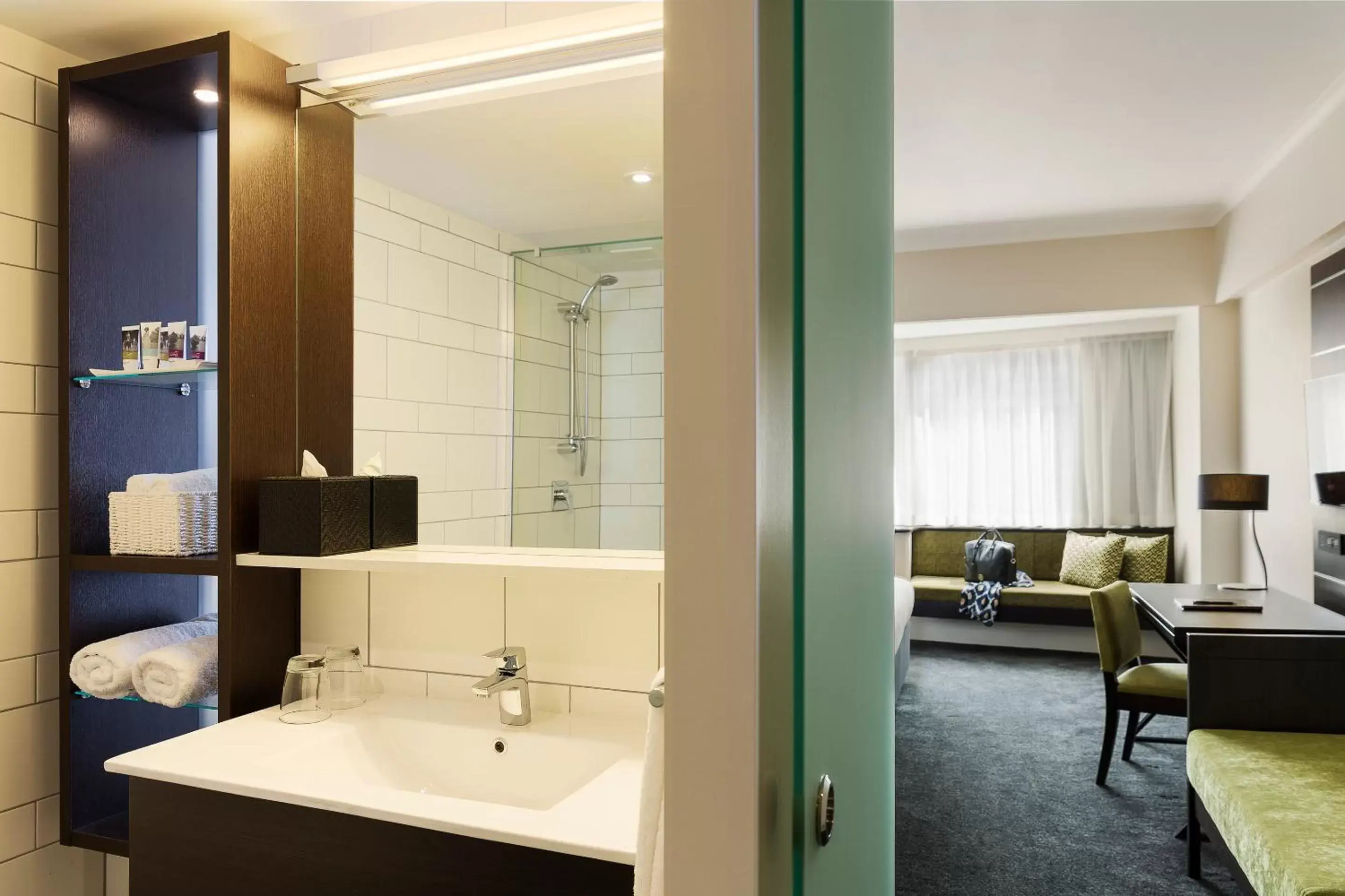 Bathroom in Mövenpick Hotel Auckland