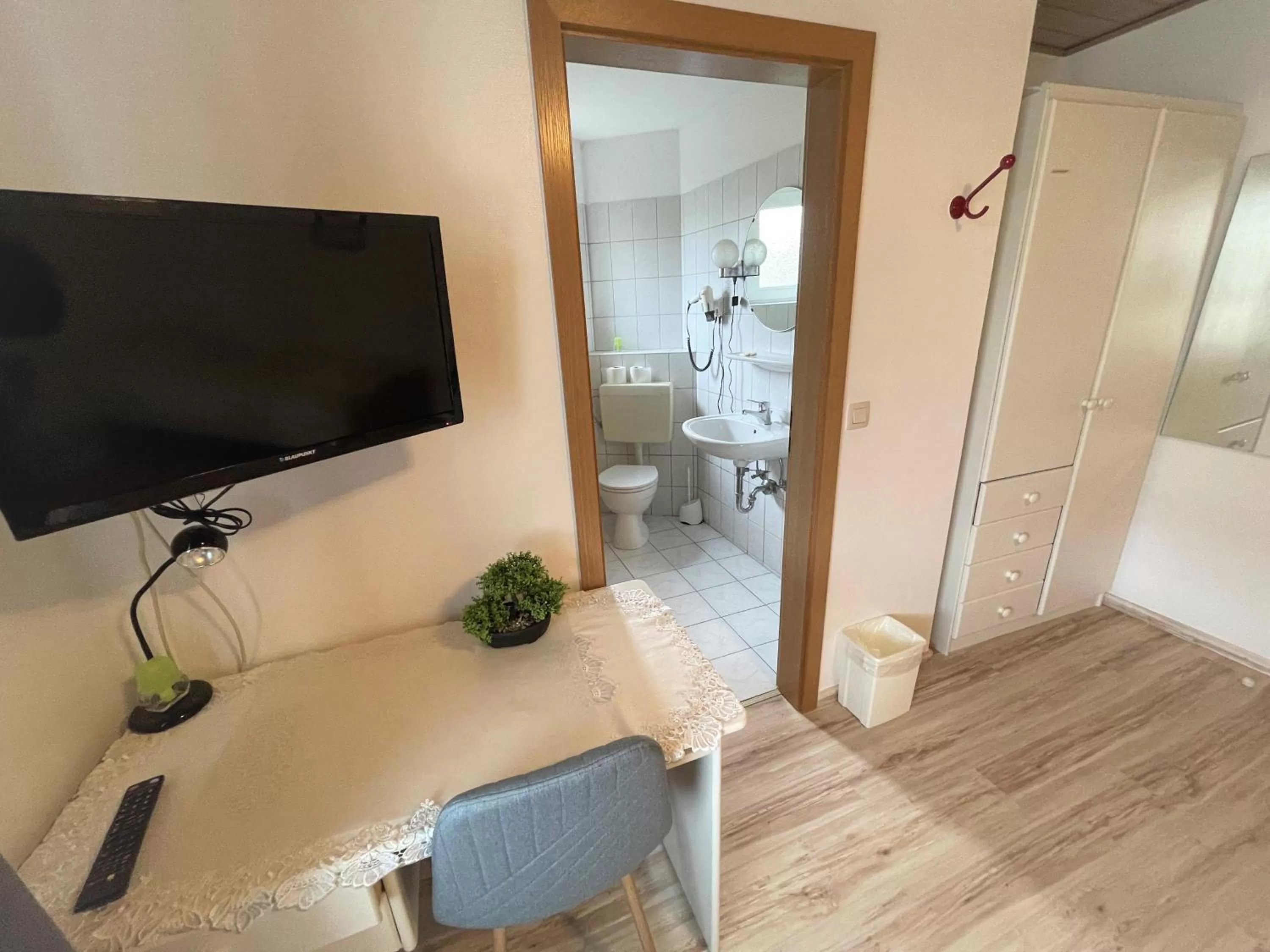 TV/Entertainment Center in Ellada Restaurant & Hotel