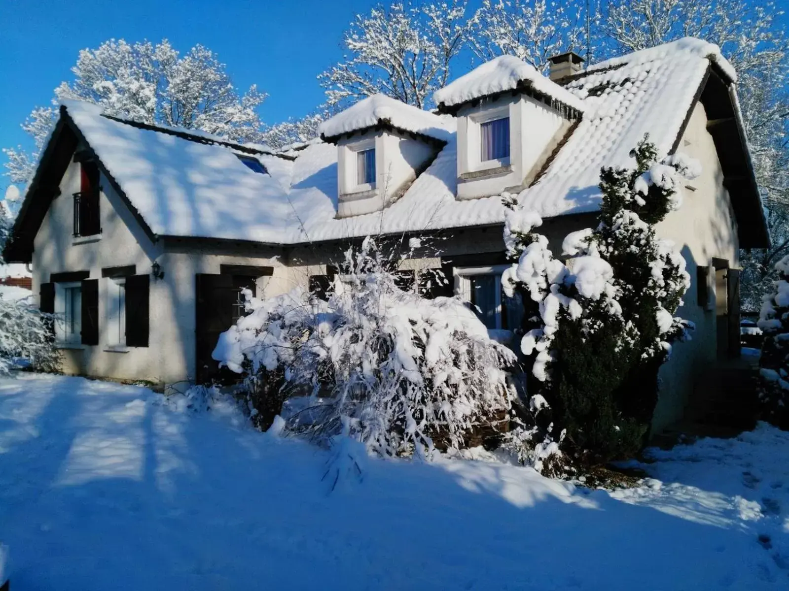 Facade/entrance, Winter in La Rose des Vents