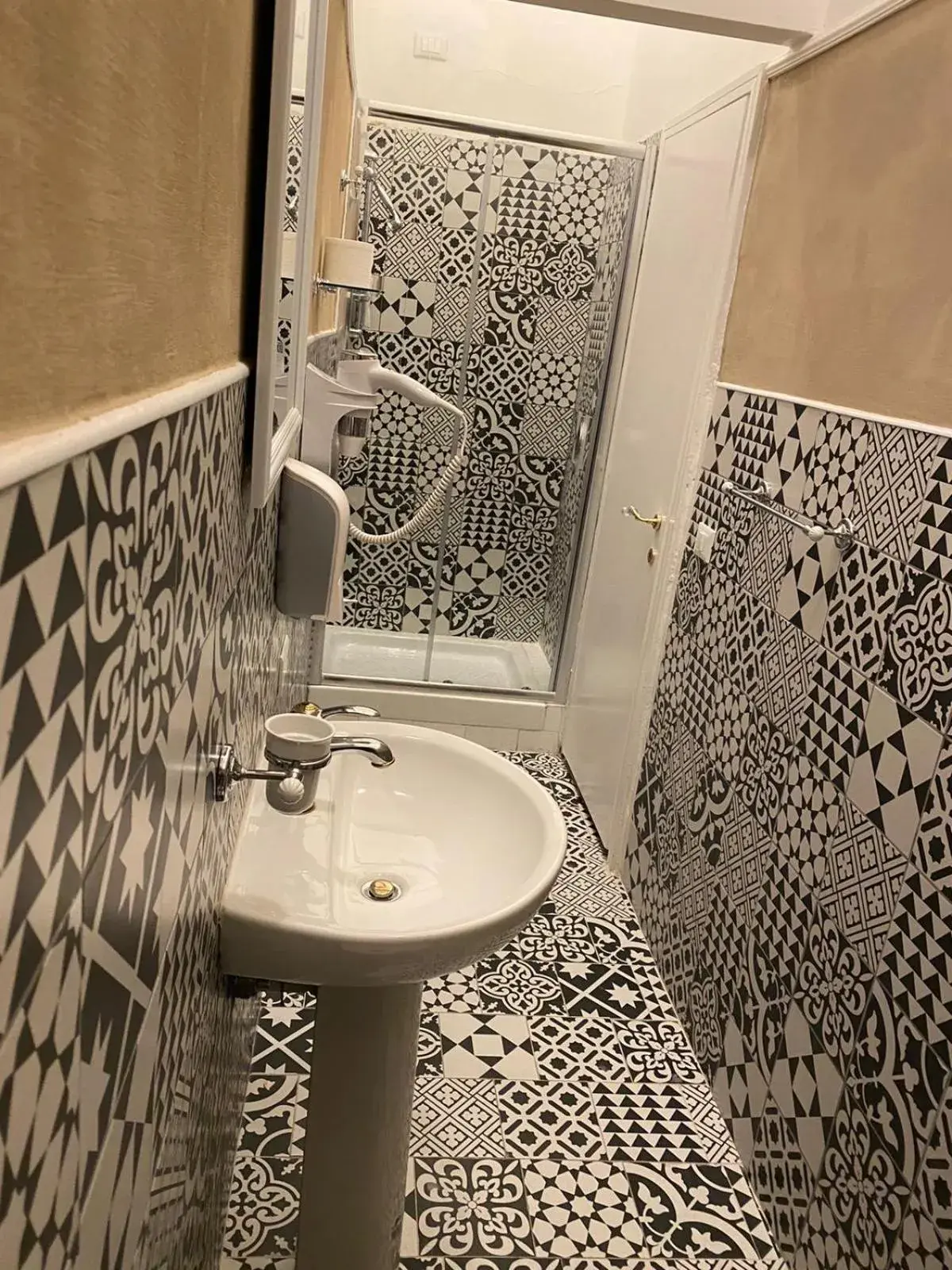 Bathroom in Boutique Hotel Calais Milano