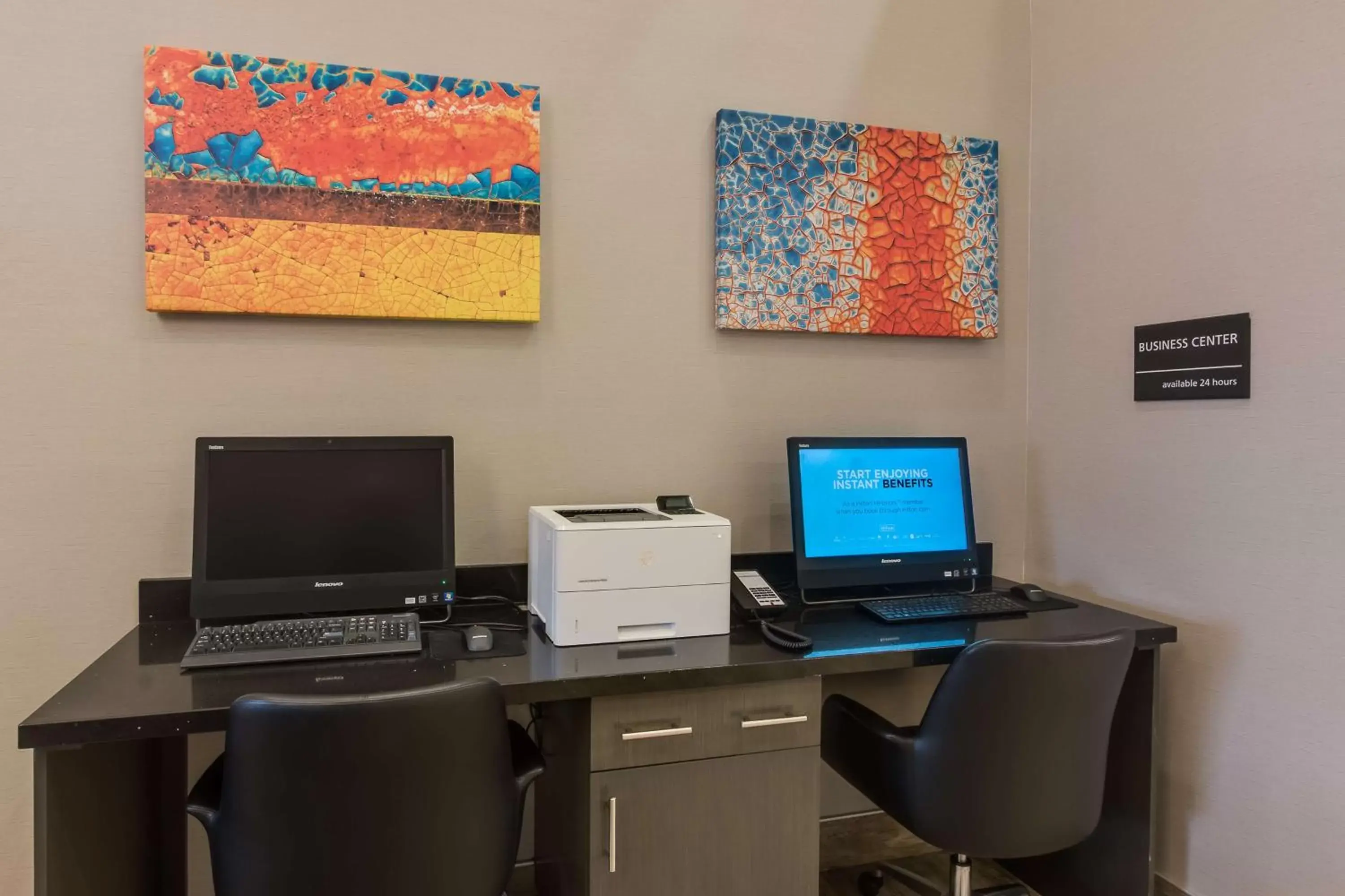 Business facilities in Hampton Inn White House