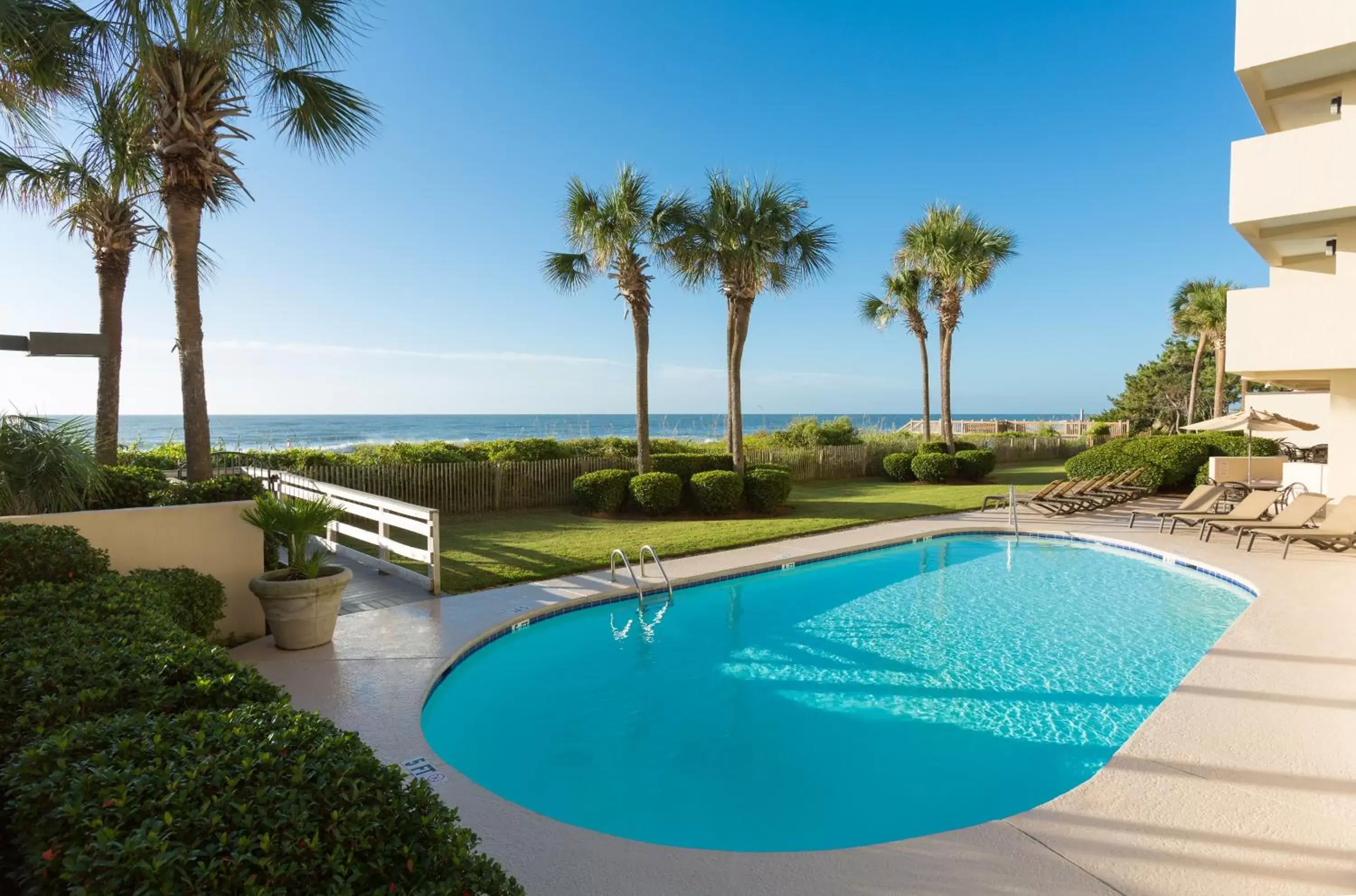 Swimming Pool in Grande Cayman Resort