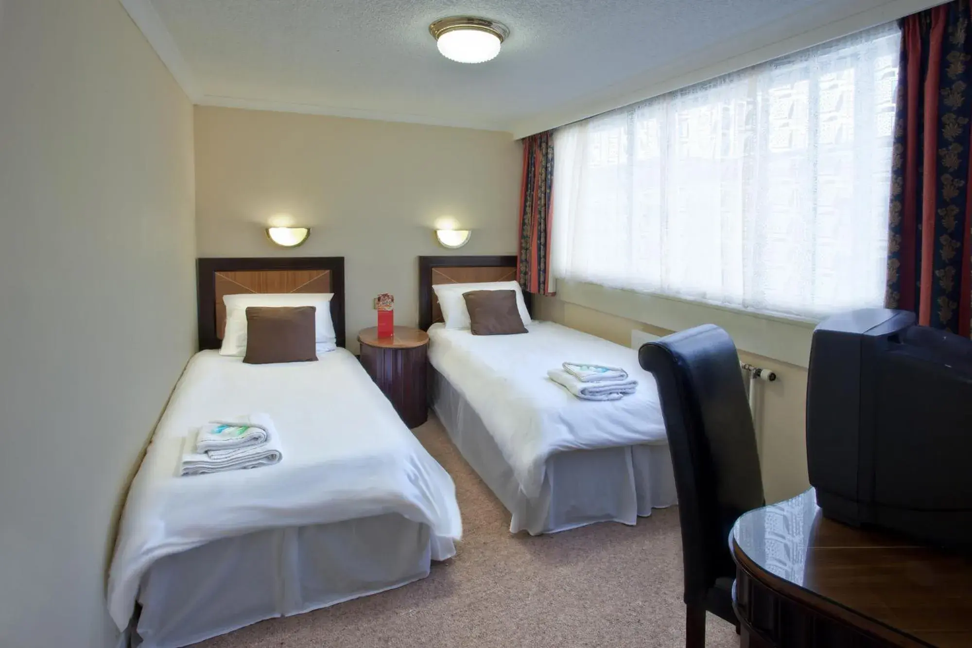 Superior Twin Room in Britannia Hotel Coventry Superior Twin Room in Britannia Hotel Coventry