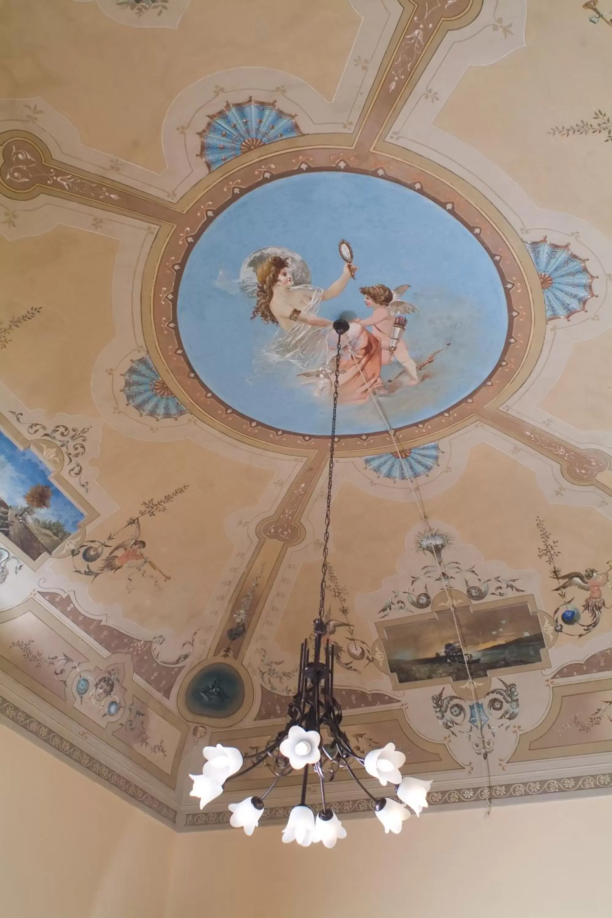 Decorative detail, Pool View in Palazzo Il Cavaliere B&B De Charme