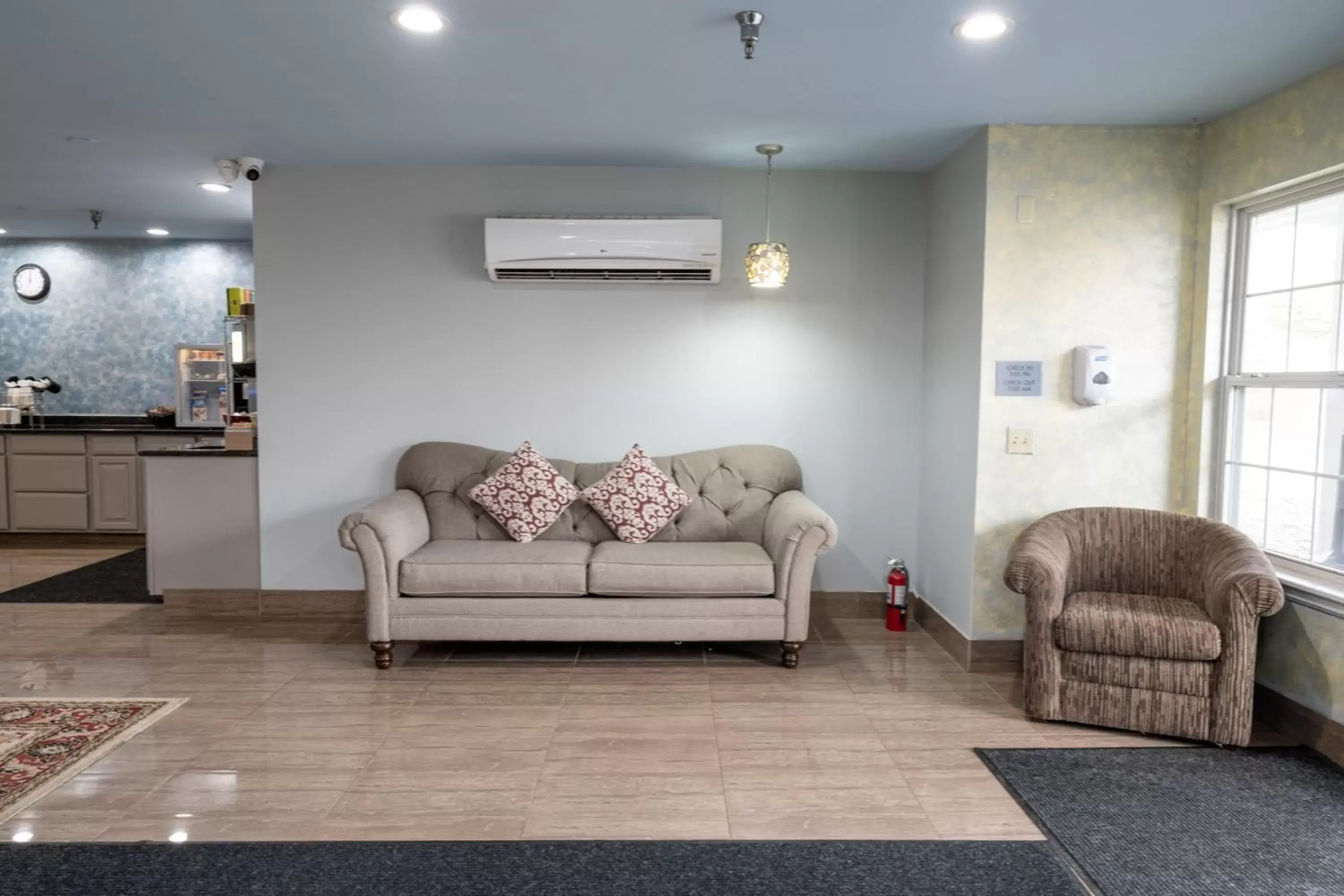 Lobby or reception, Seating Area in Hilltop Inn & Suites - North Stonington