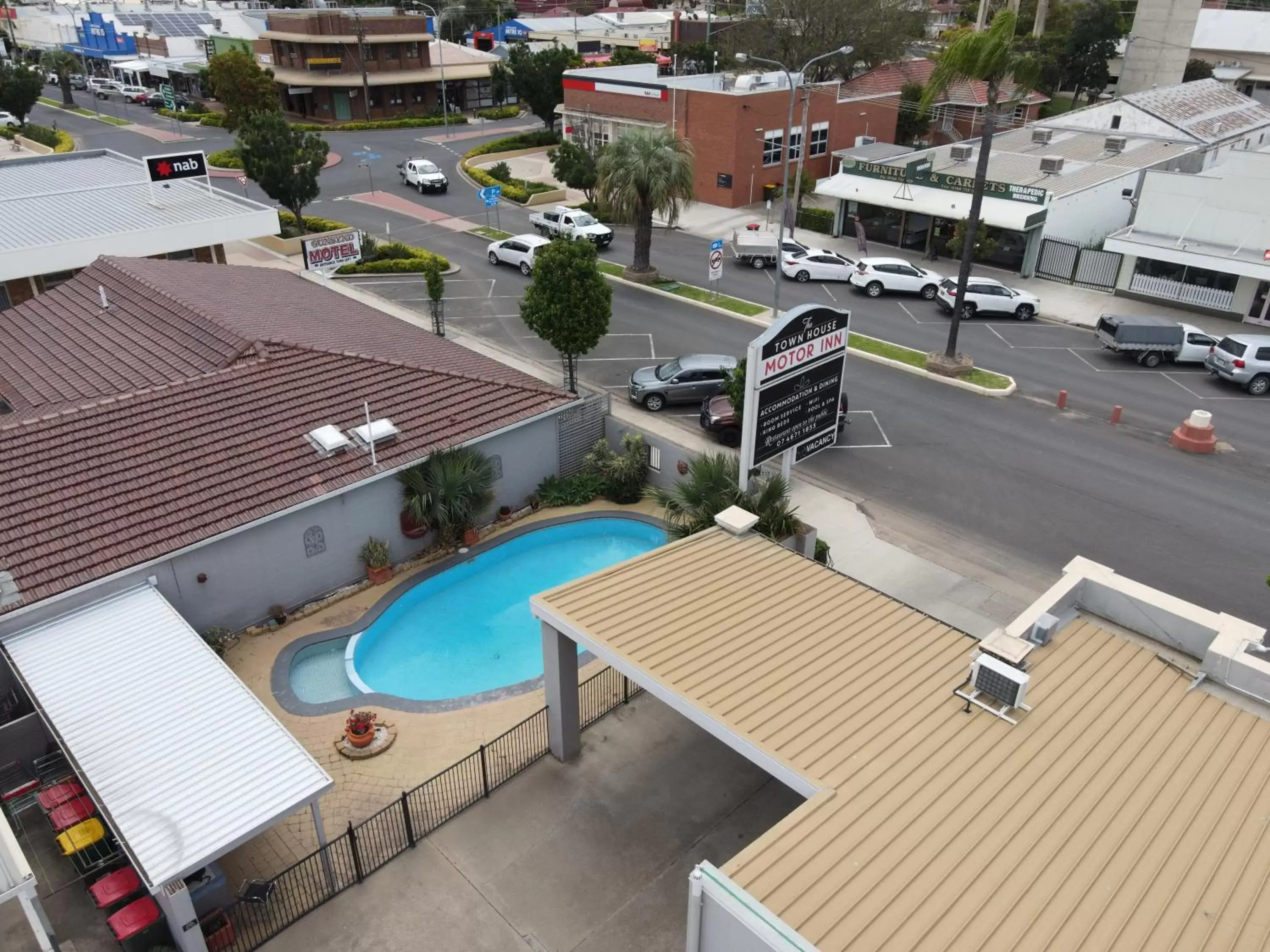 Pool View in The Town House Motor Inn