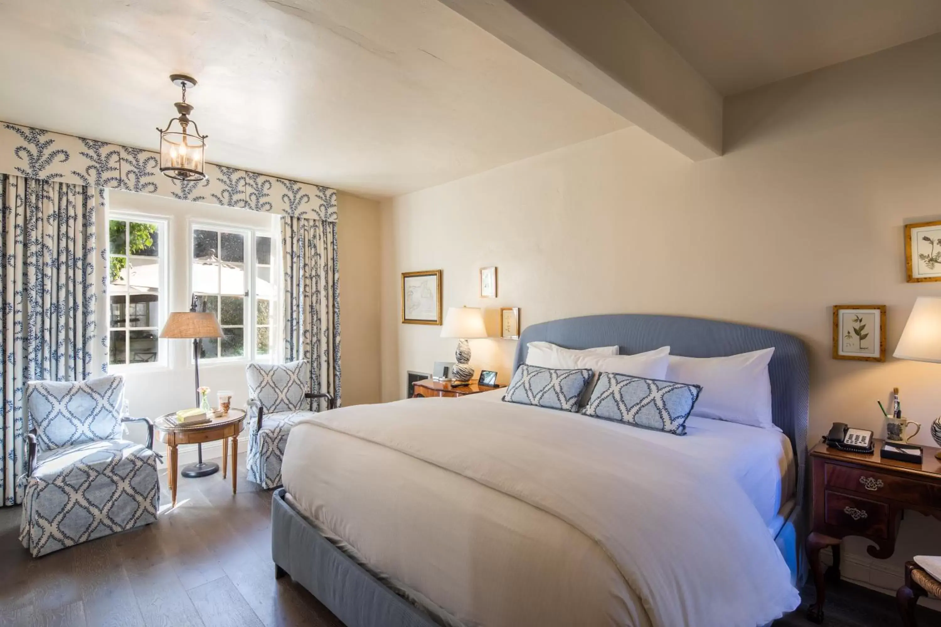 Bed in L'Auberge Carmel, Relais & Chateaux Bed in L'Auberge Carmel, Relais & Chateaux