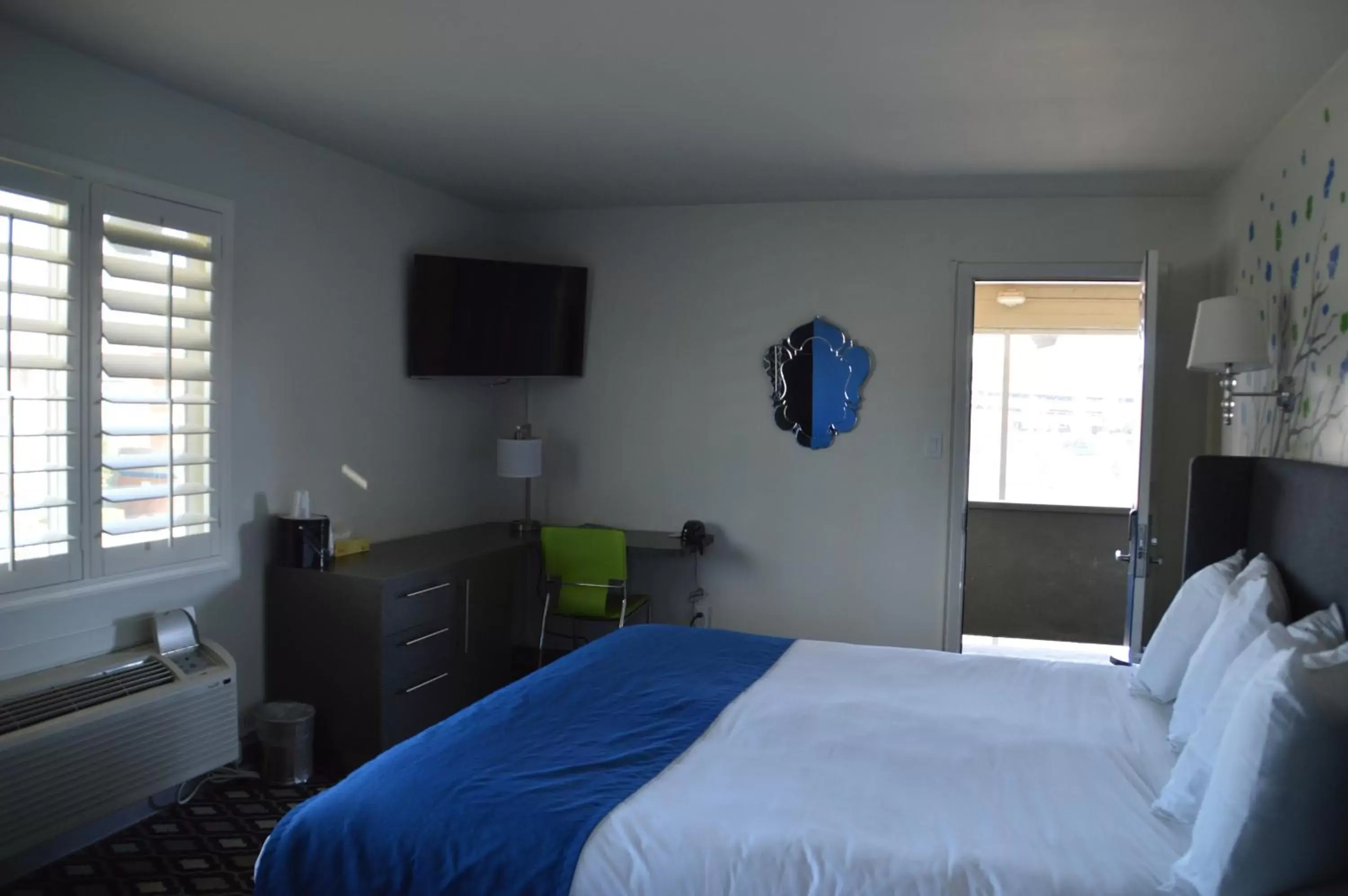 Bedroom, Room Photo in University Inn ASU/Tempe