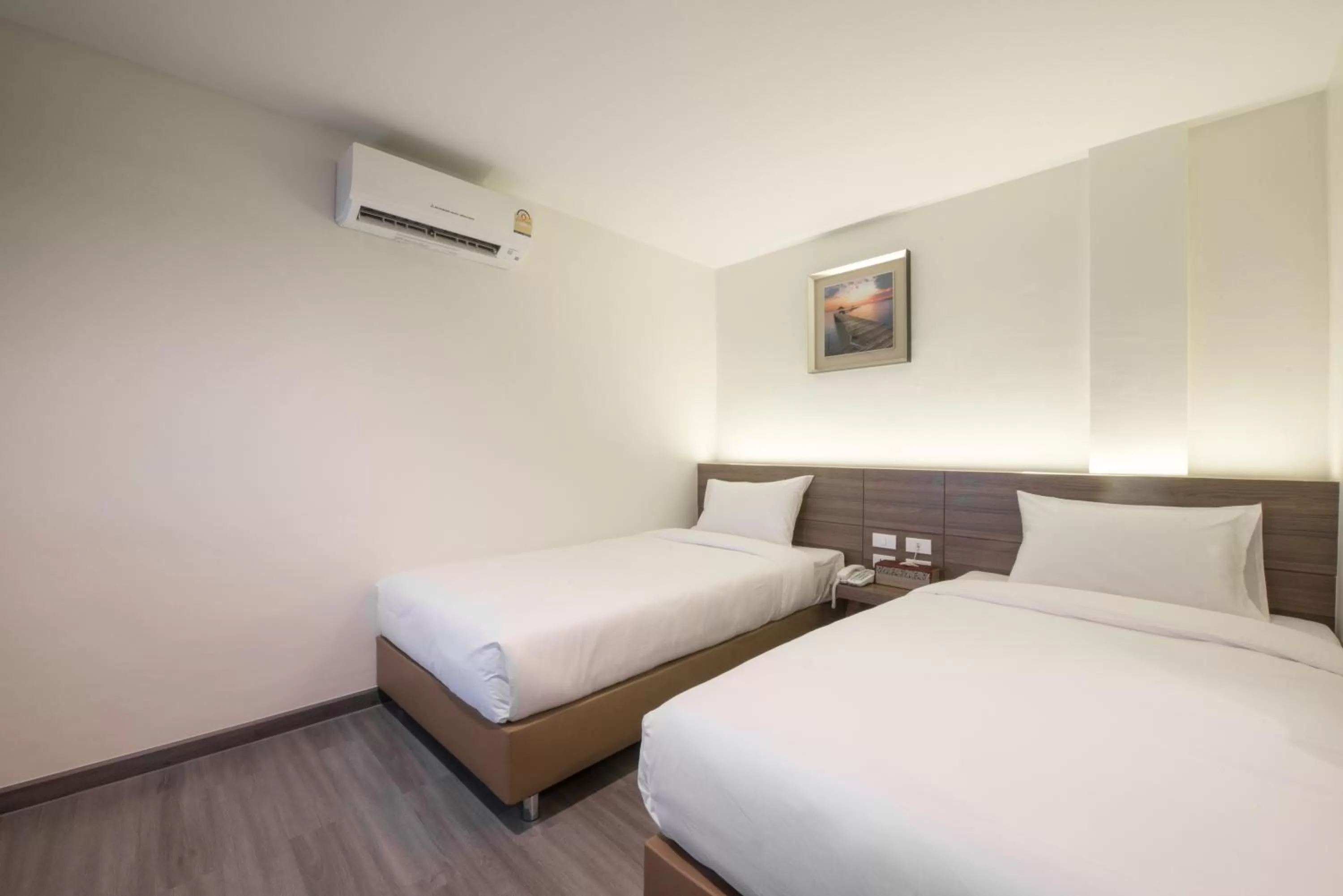 Bedroom, Bed in Sovereign Group Hotel at Pratunam