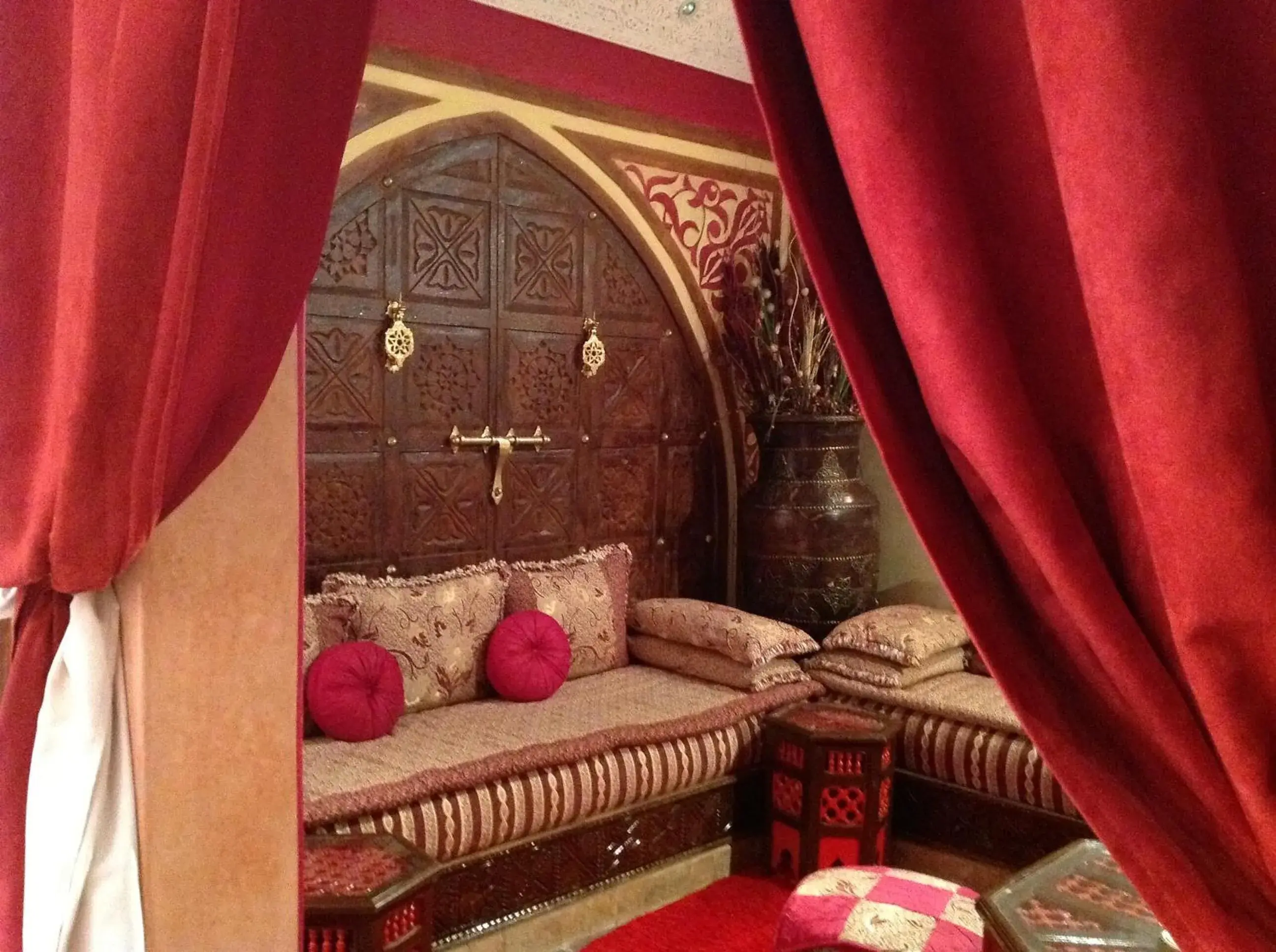 Living room, Seating Area in Riad Mille Et Une Nuits