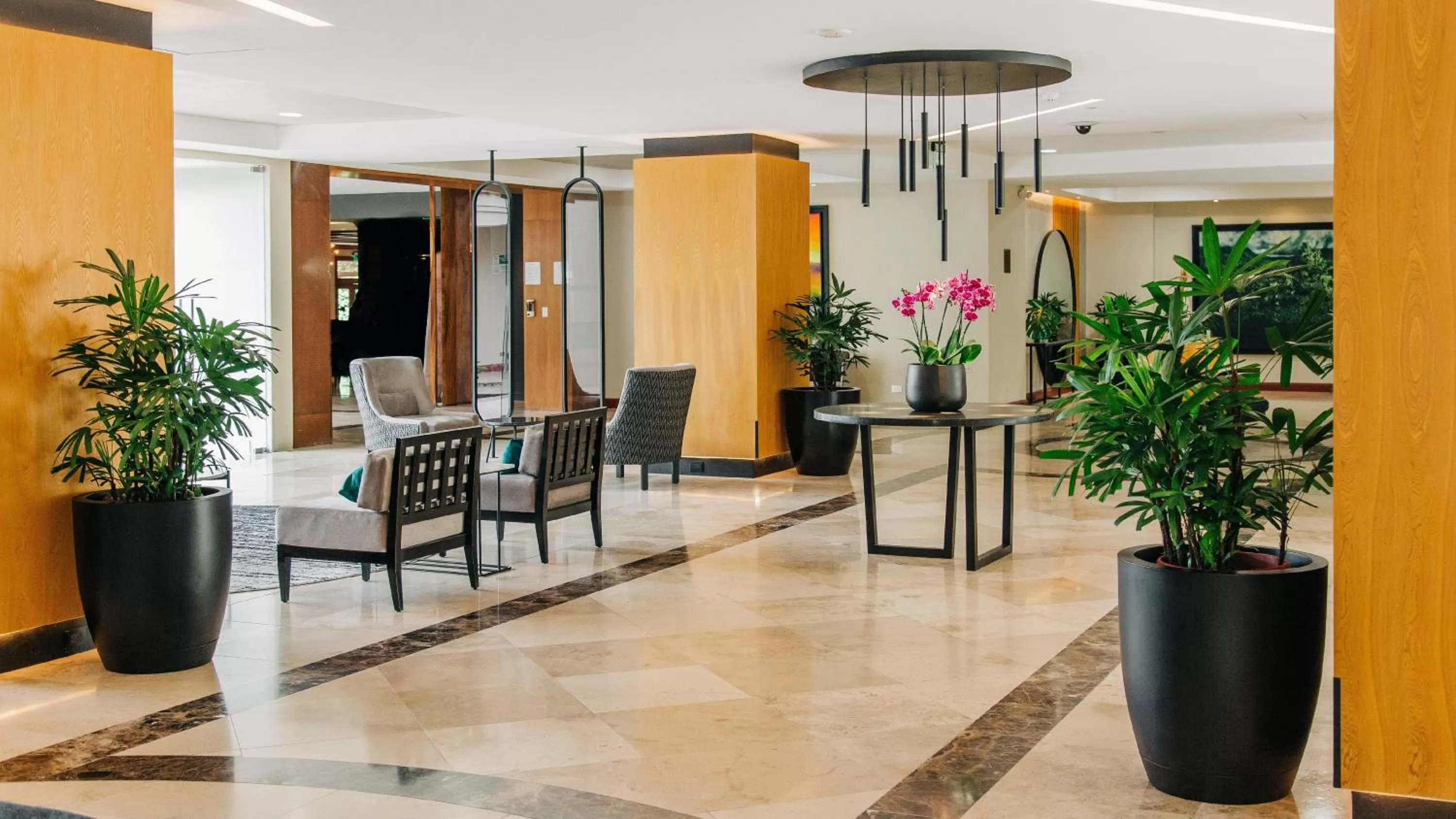 Lobby or reception in Crowne Plaza San Salvador, an IHG Hotel