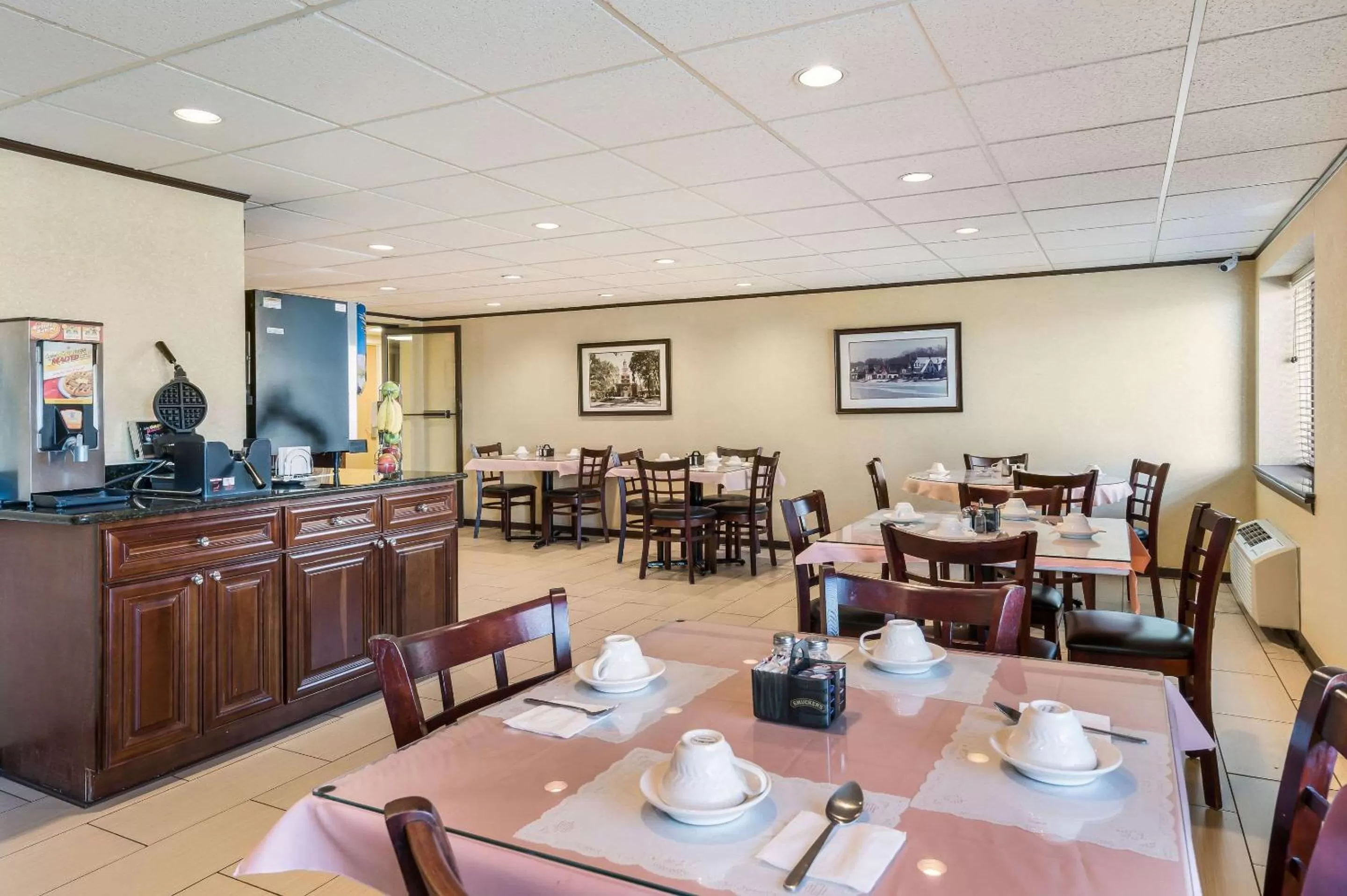 Restaurant/places to eat in Econo Lodge Quakertown