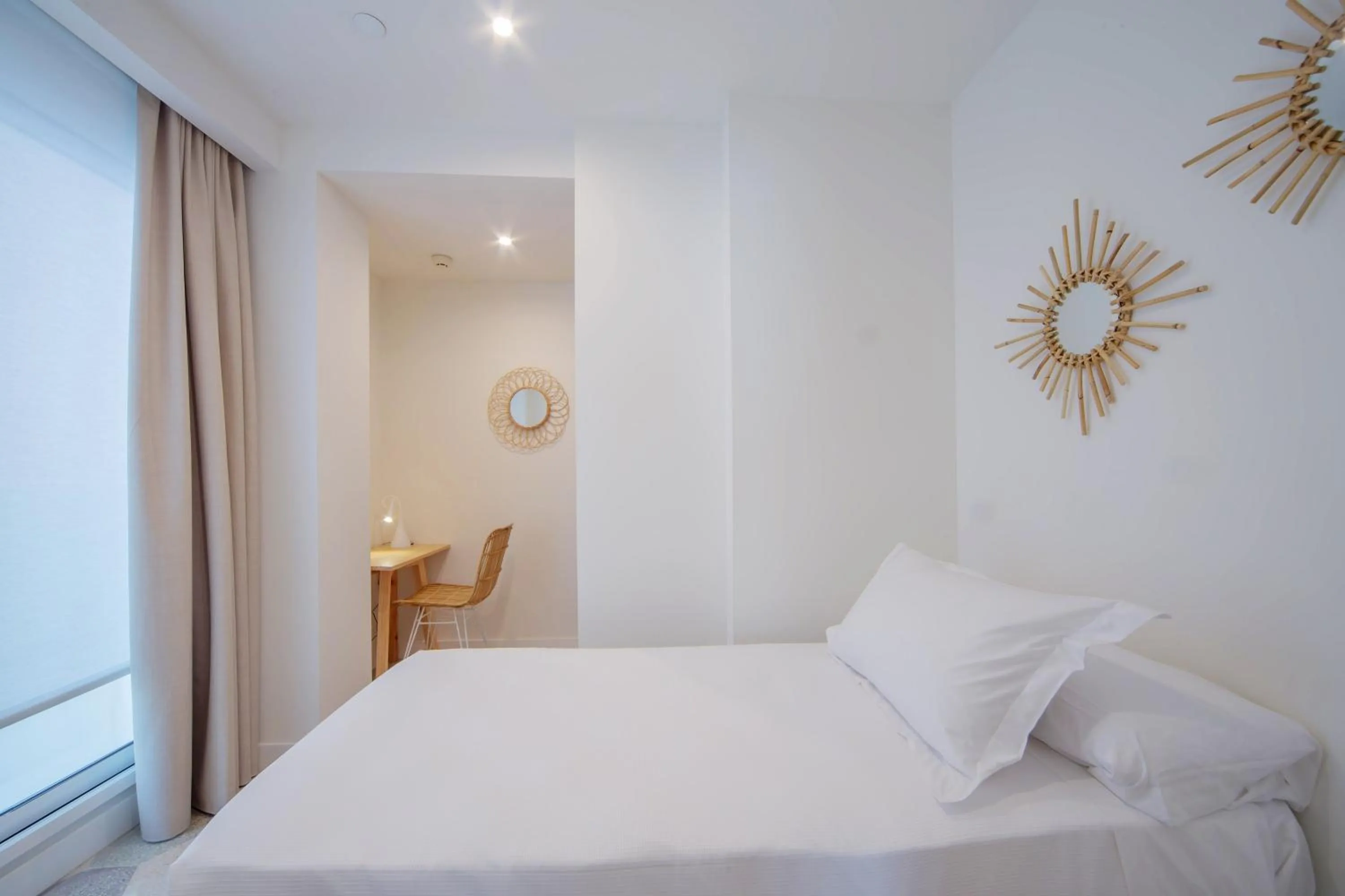 Bedroom, Bed in HM Alma Beach - Adults Only