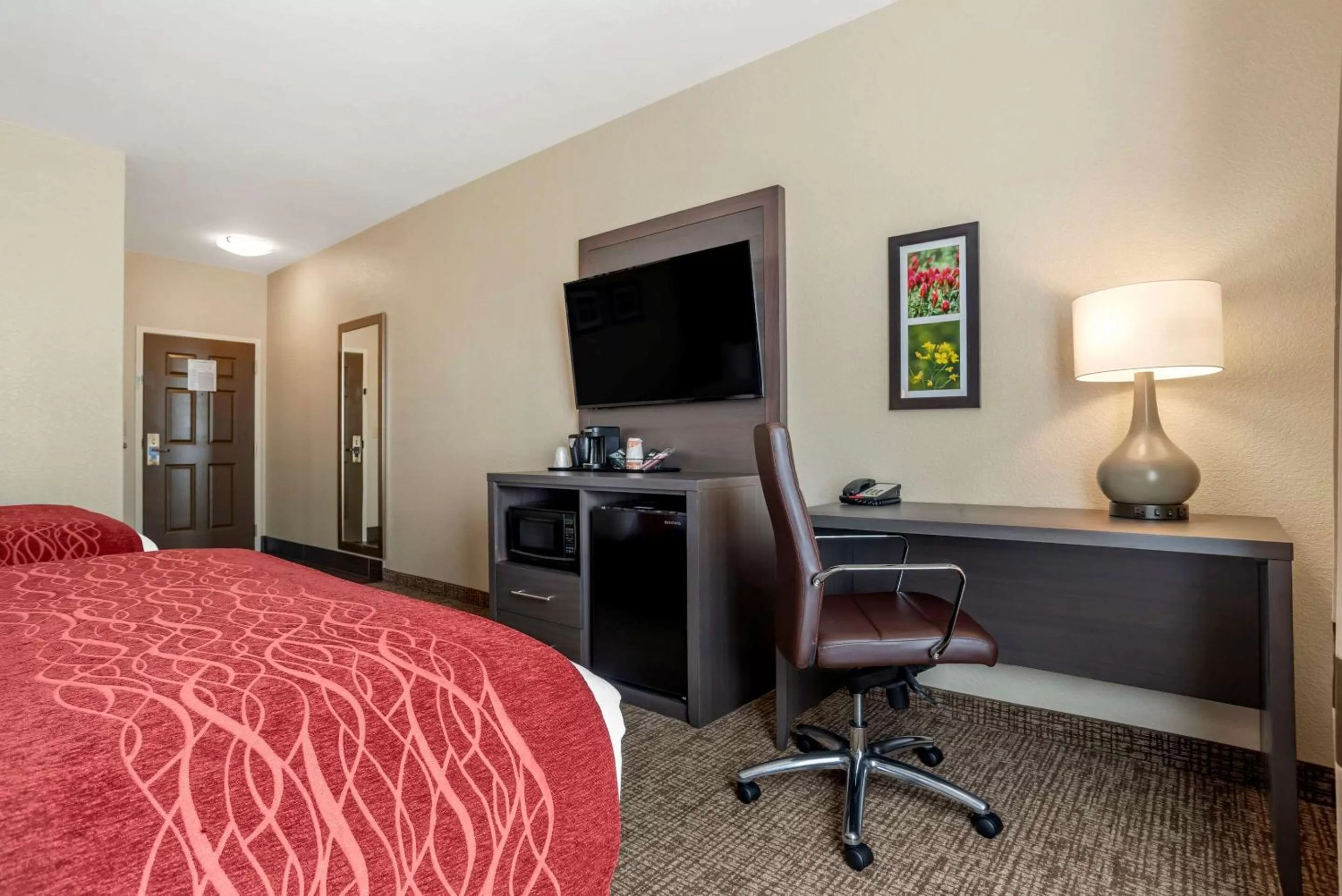 Photo of the whole room, Bed in Comfort Inn & Suites Millbrook-Prattville