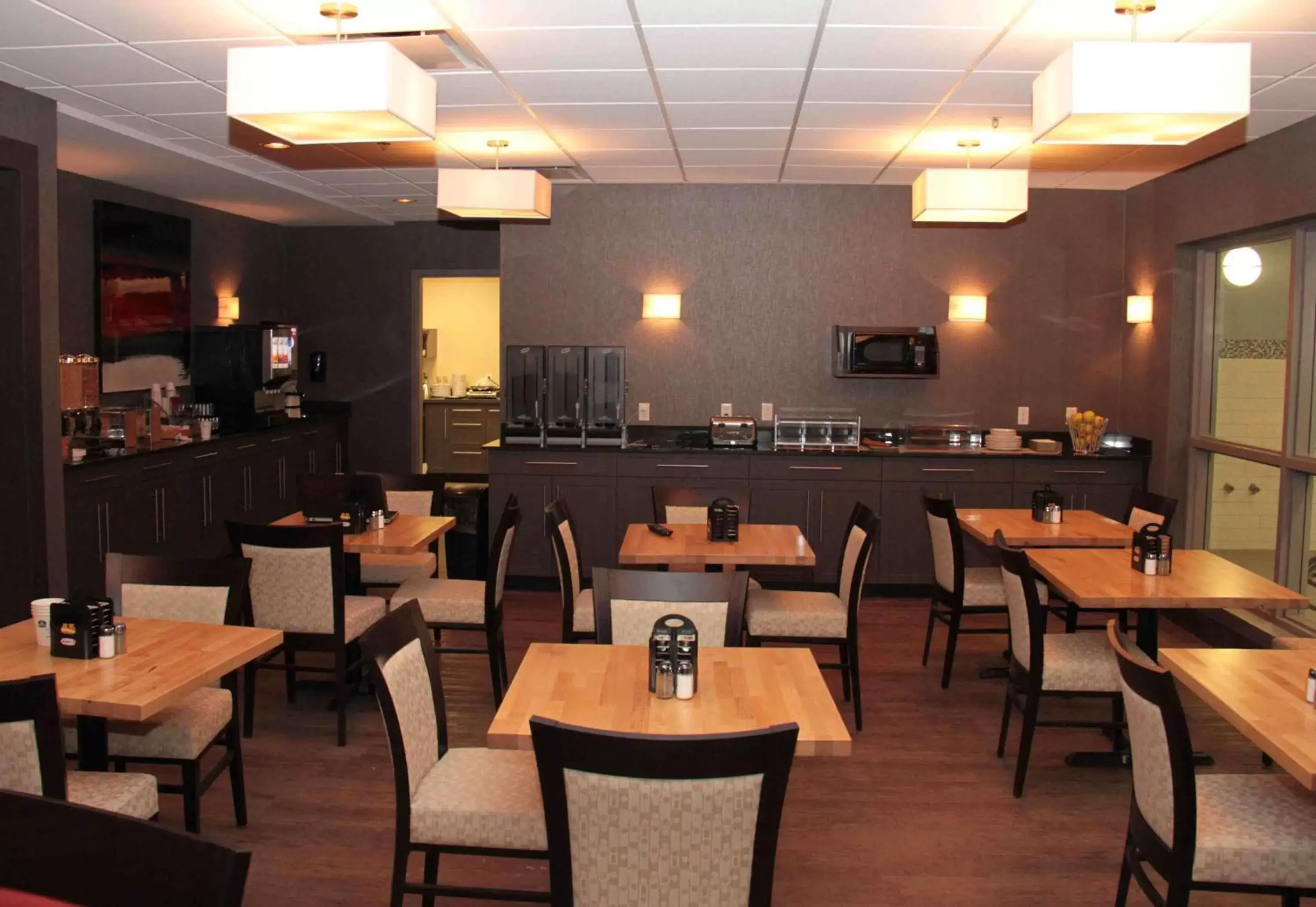 Breakfast, Restaurant/Places to Eat in Best Western Plus Eastgate Inn & Suites