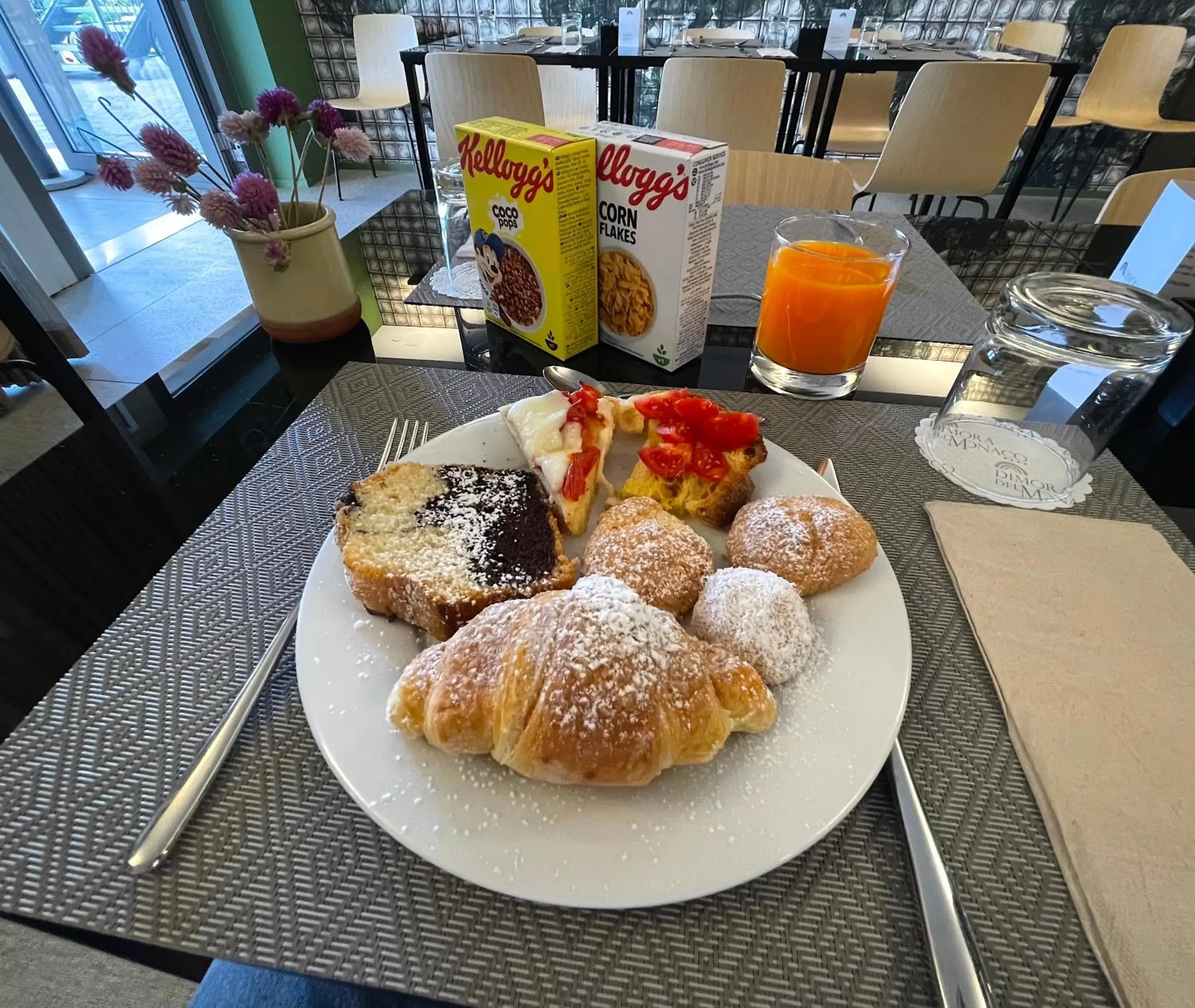 Breakfast in Hotel Dimora Del Monaco