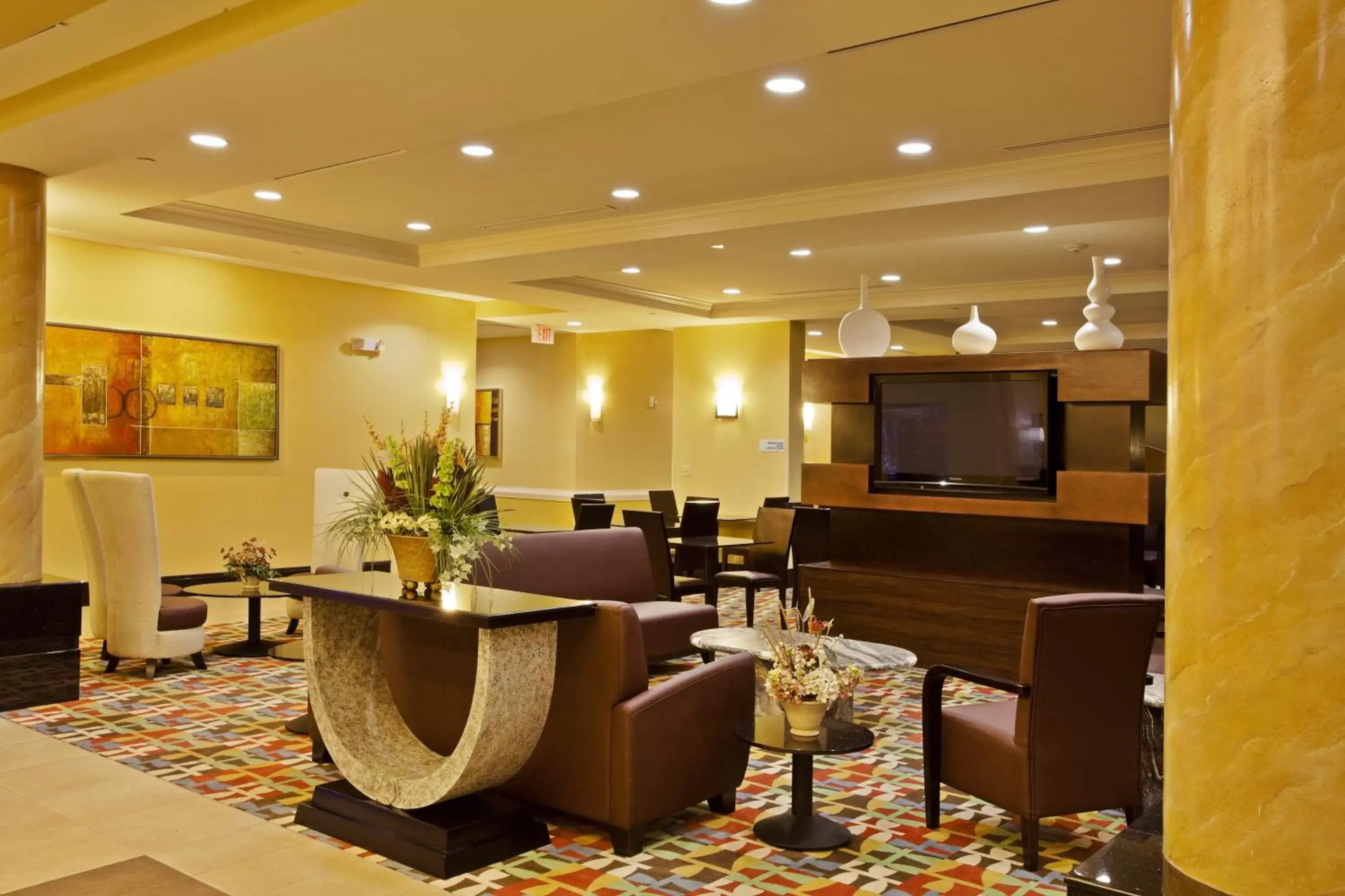 Lobby or reception in Holiday Inn Express-International Drive, an IHG Hotel