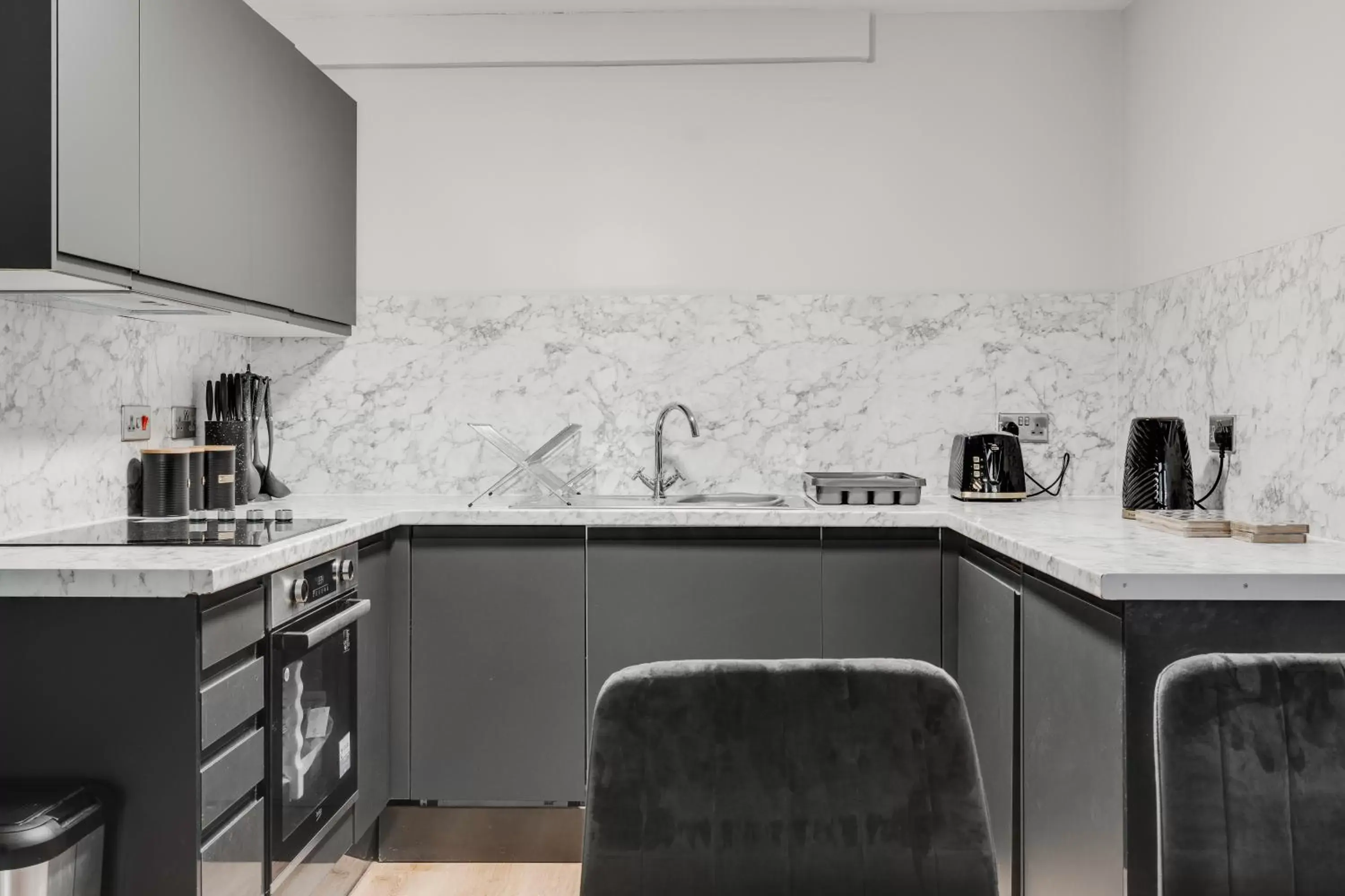 Kitchen or kitchenette, Kitchen/Kitchenette in Stanley St Suites By GuestFirst