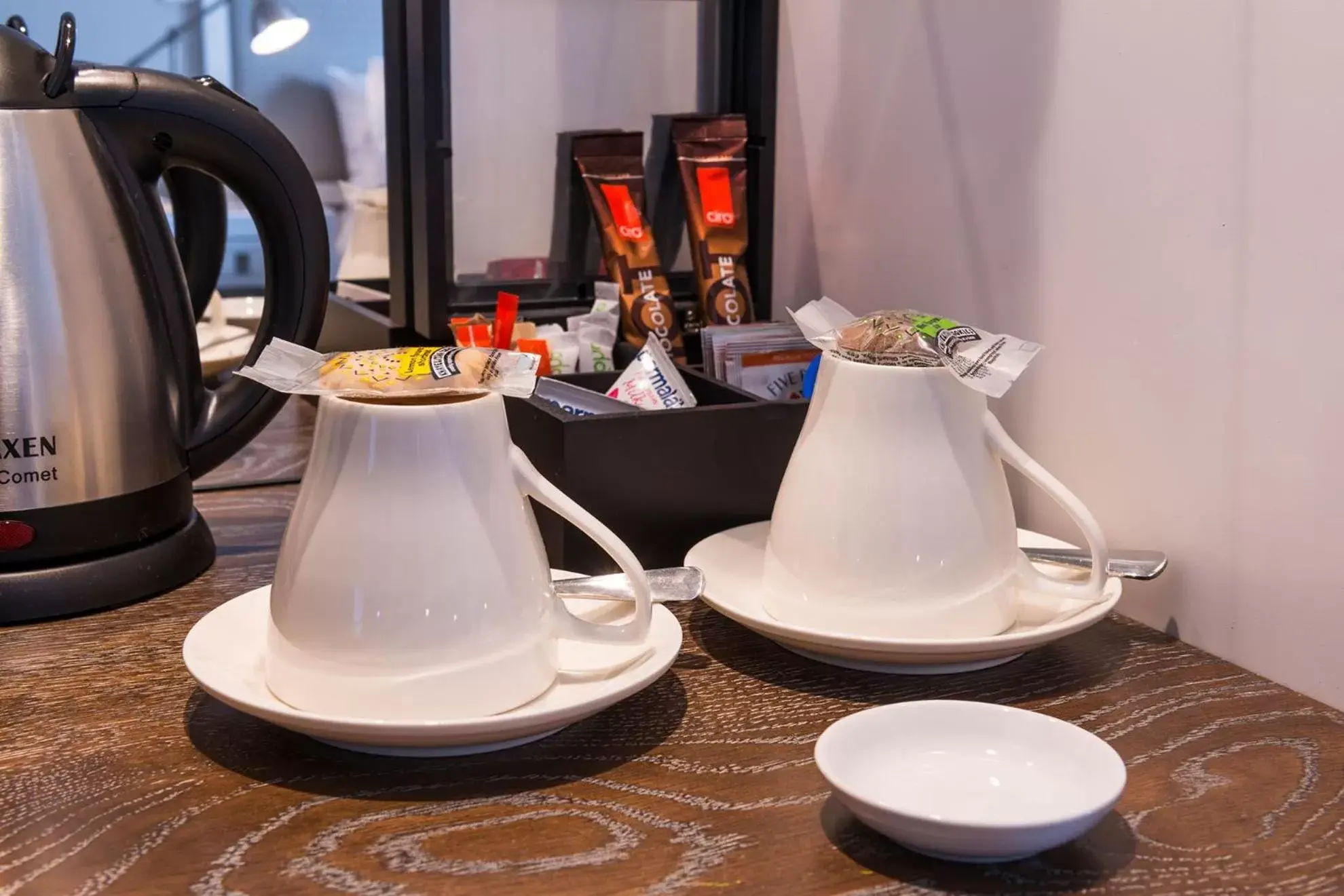 Coffee/tea facilities in Simon's Town Quayside Hotel